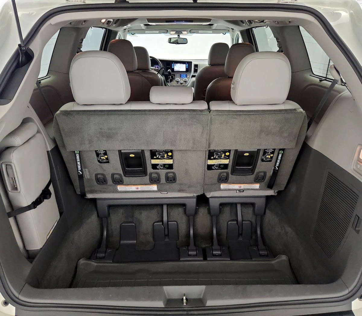 Trunk/Cargo (Seats Up)