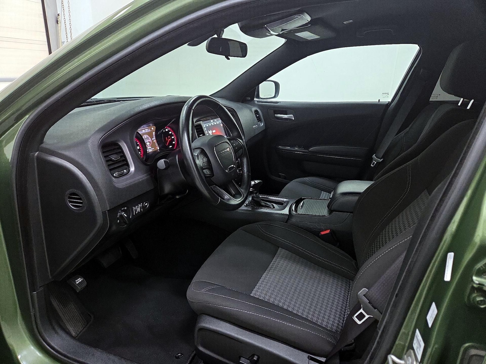 Power Seat(s) & Side Airbags