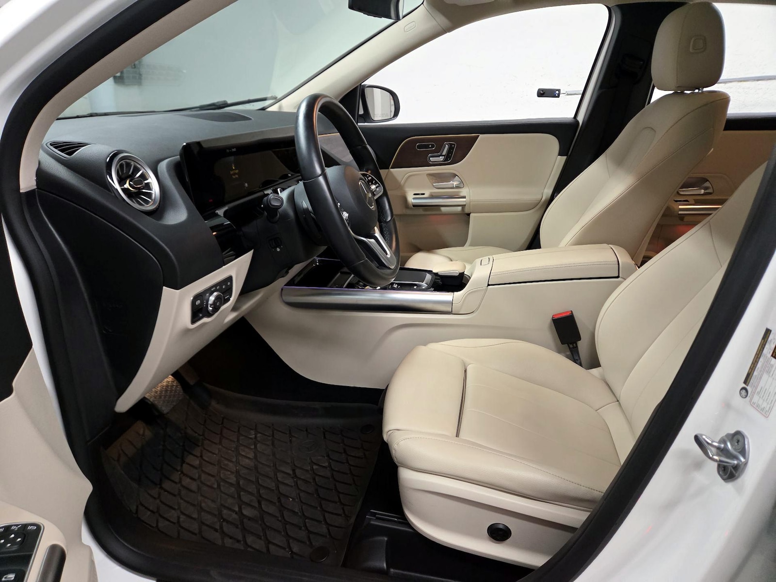 Power Seat(s) & Side Airbags