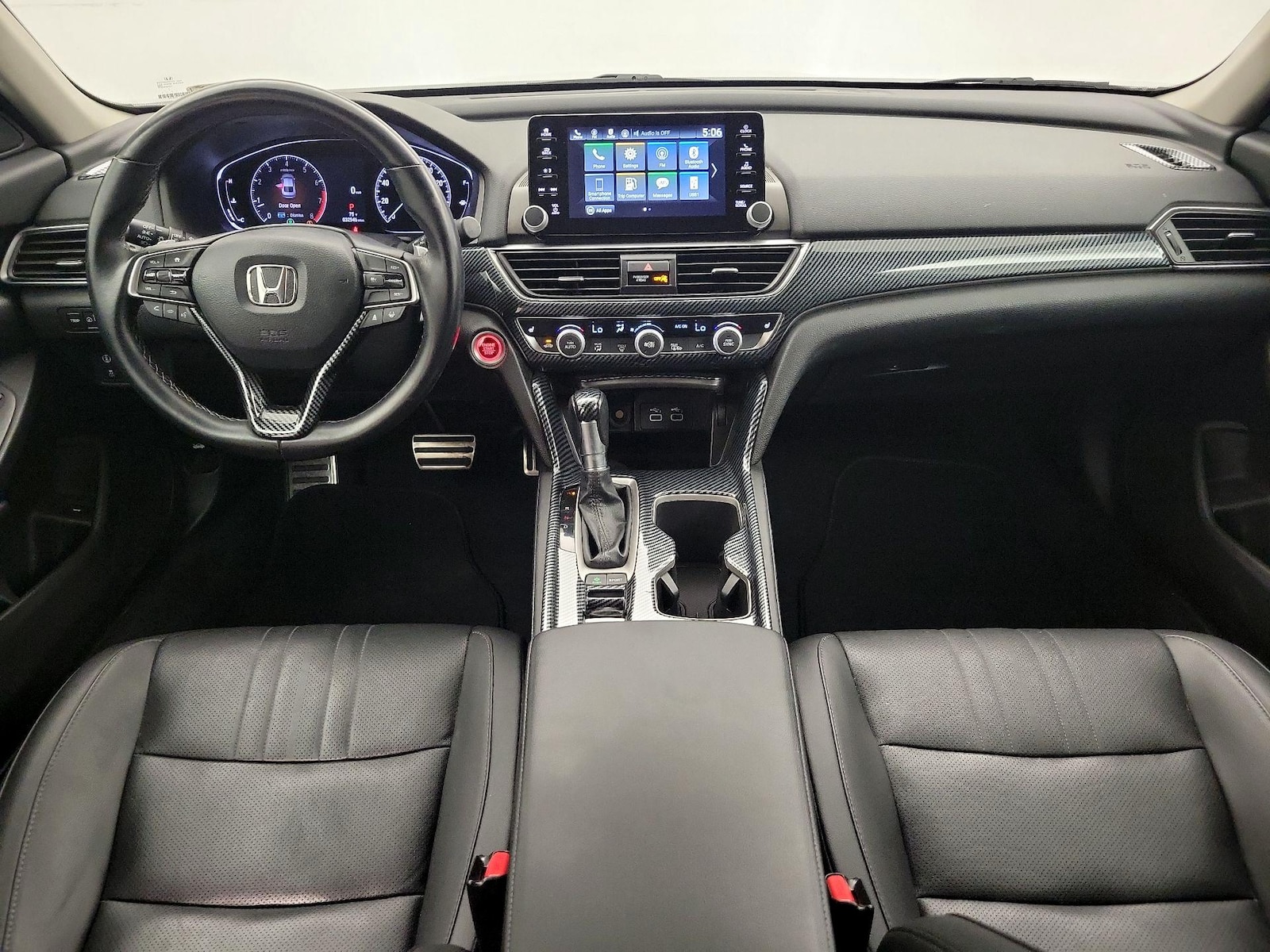 Apple CarPlay® & Android Auto™