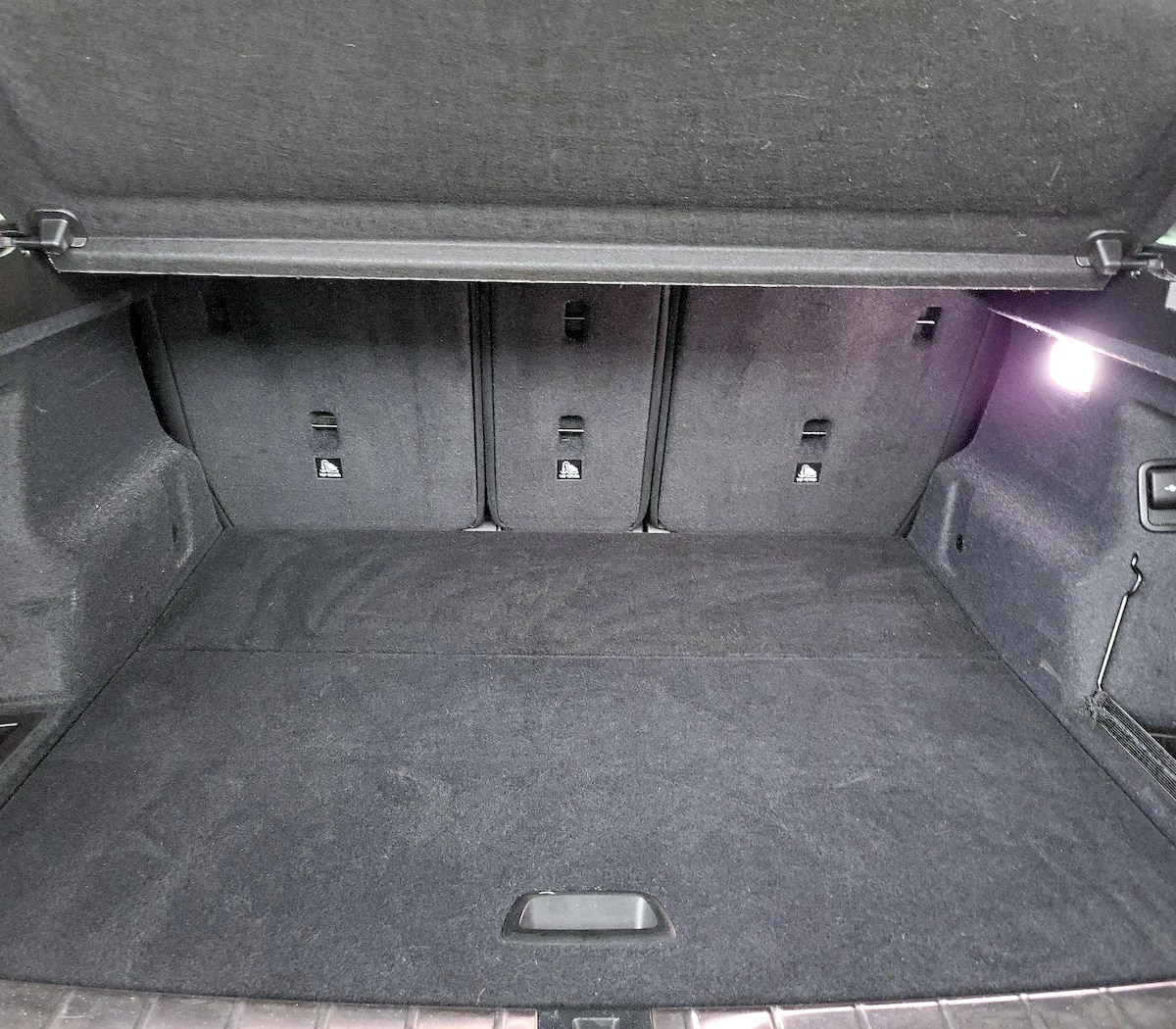 Trunk/Cargo (Seats Up)