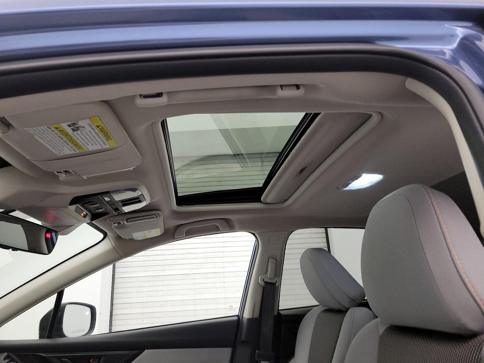 Sunroof(s) & Overhead Airbags