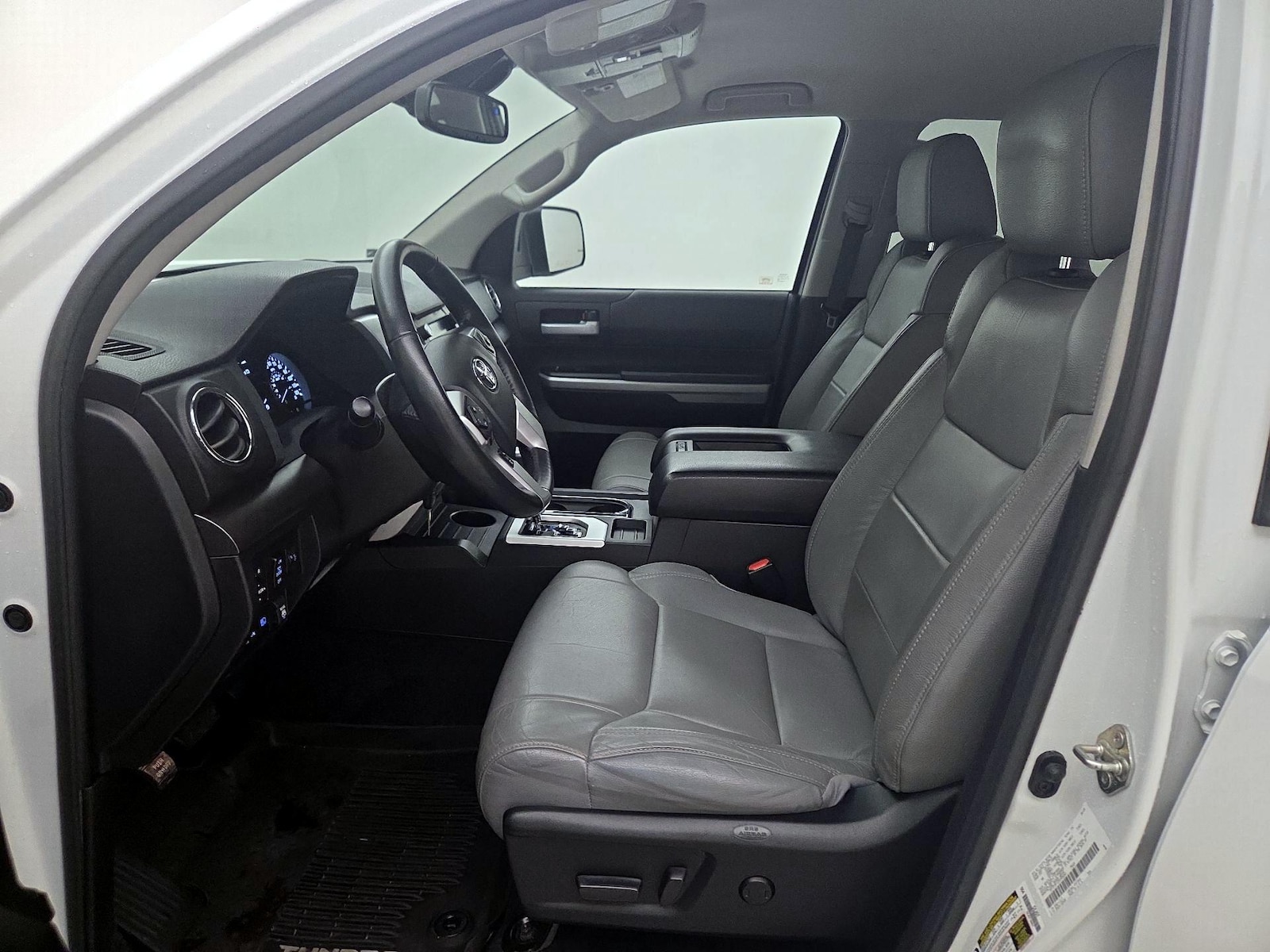 Power Seat(s) & Leather Seats
