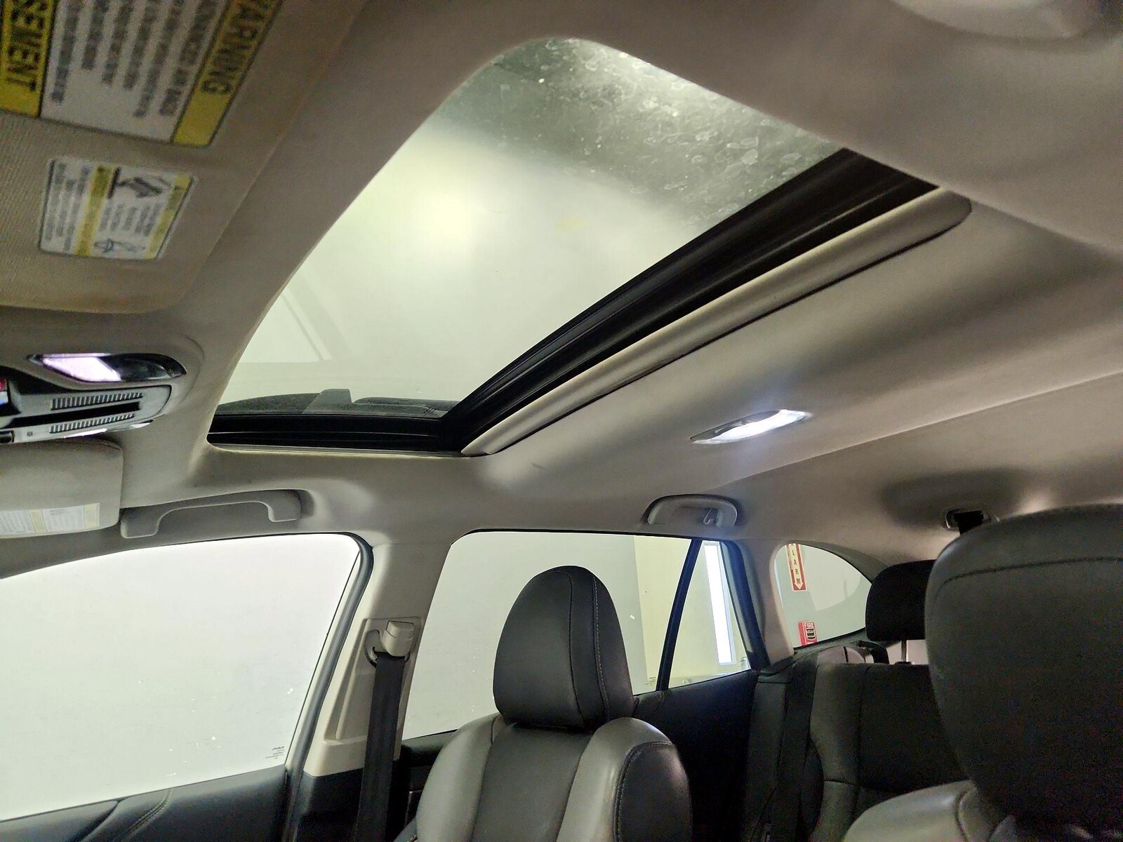 Sunroof(s) & Overhead Airbags