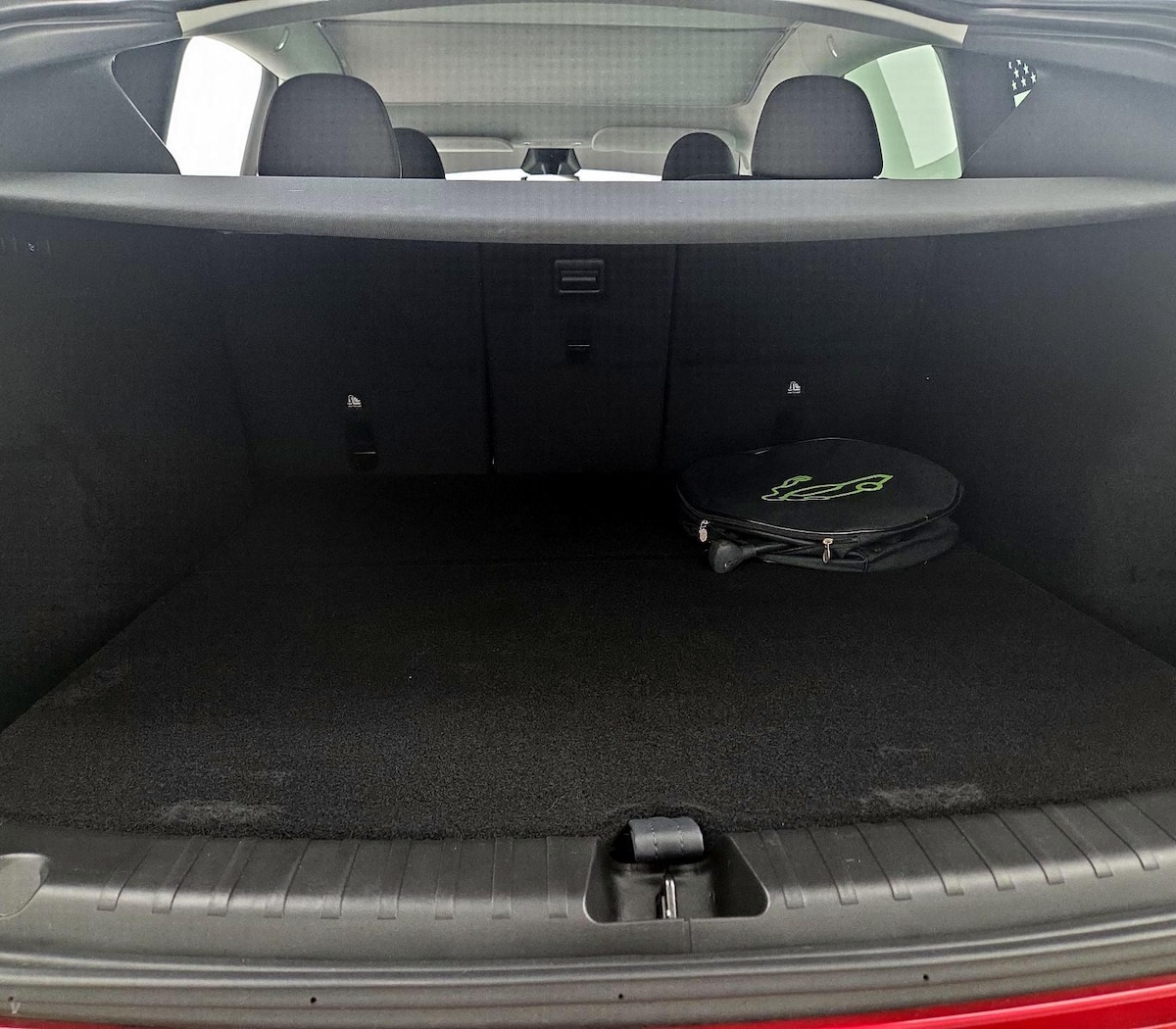 Trunk/Cargo (Seats Up)