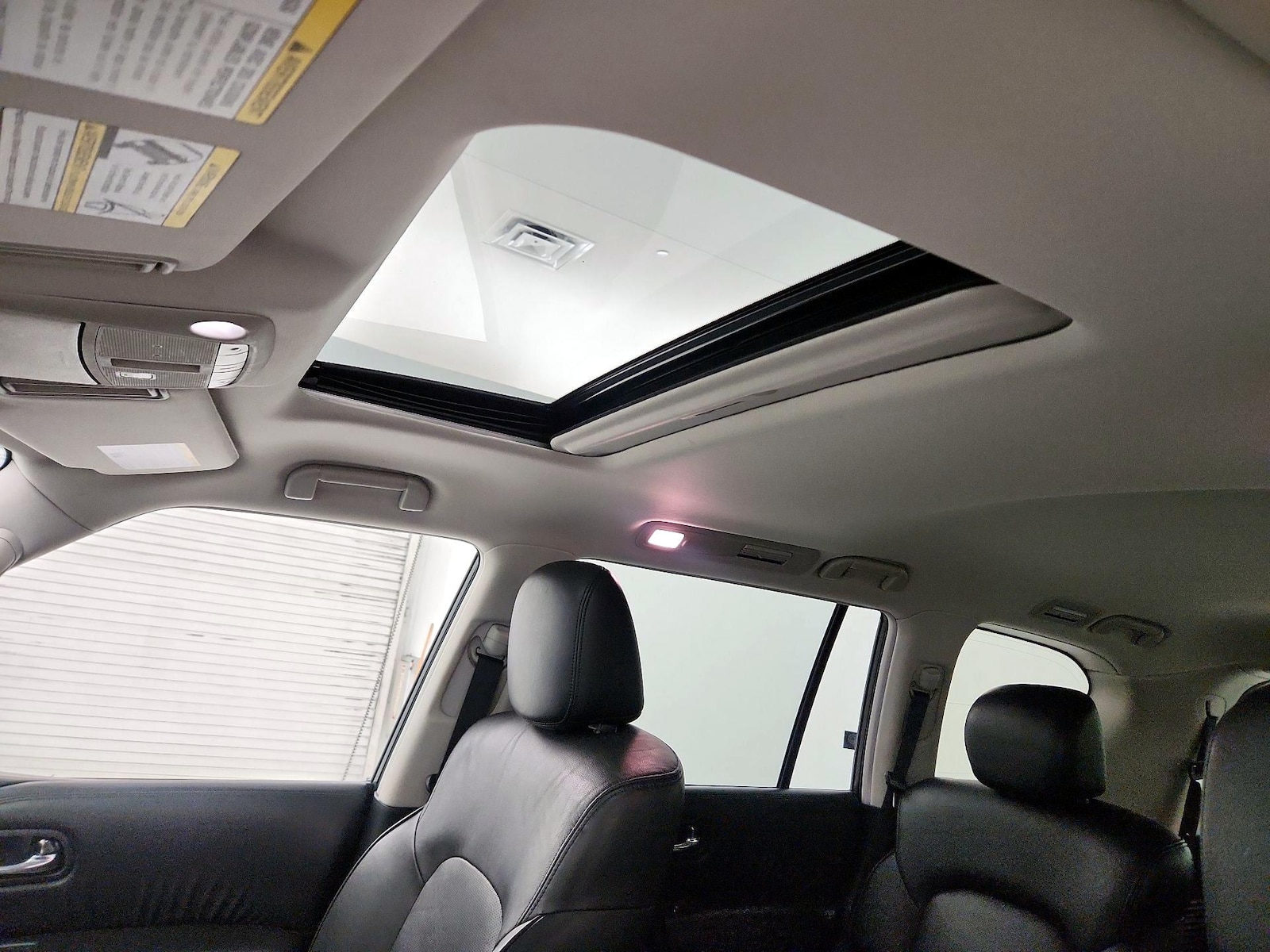 Sunroof(s) & Overhead Airbags