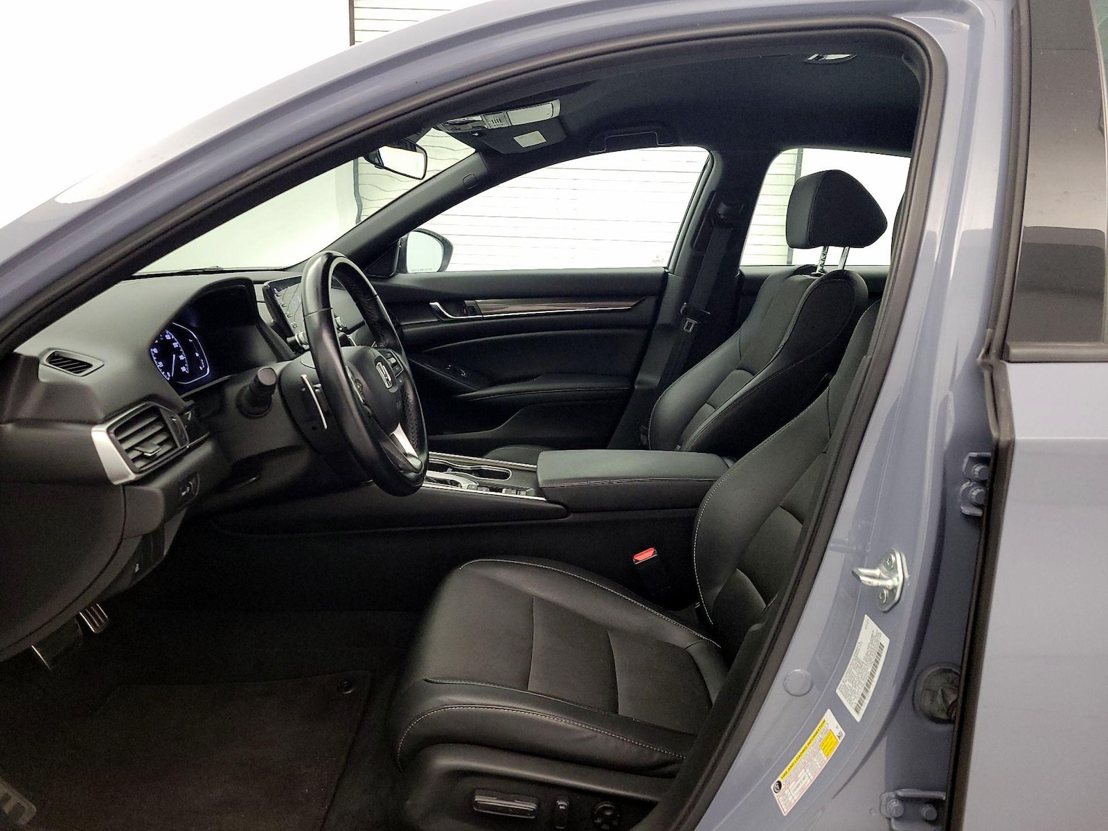 Power Seat(s) & Side Airbags