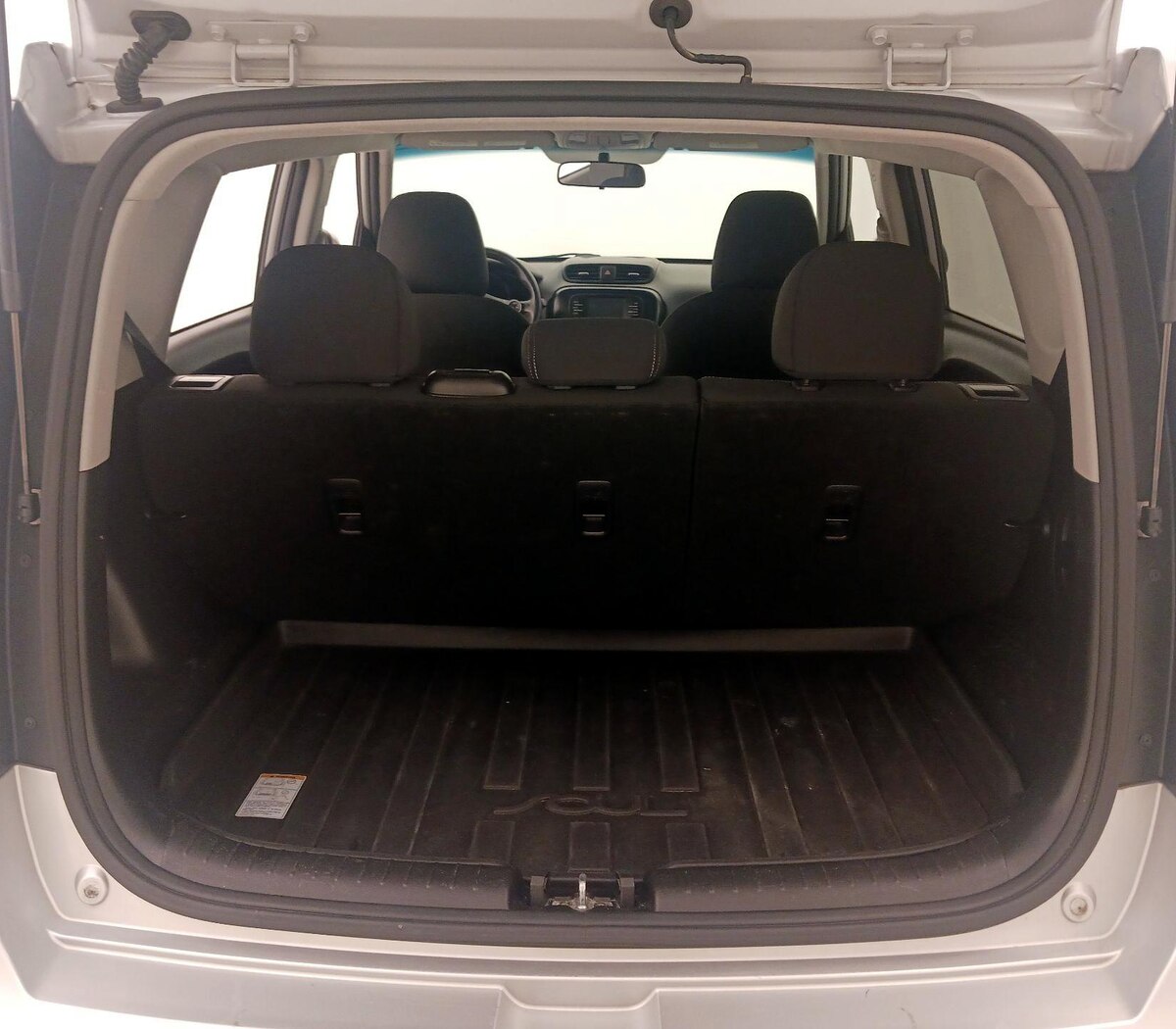 Trunk/Cargo (Seats Up)