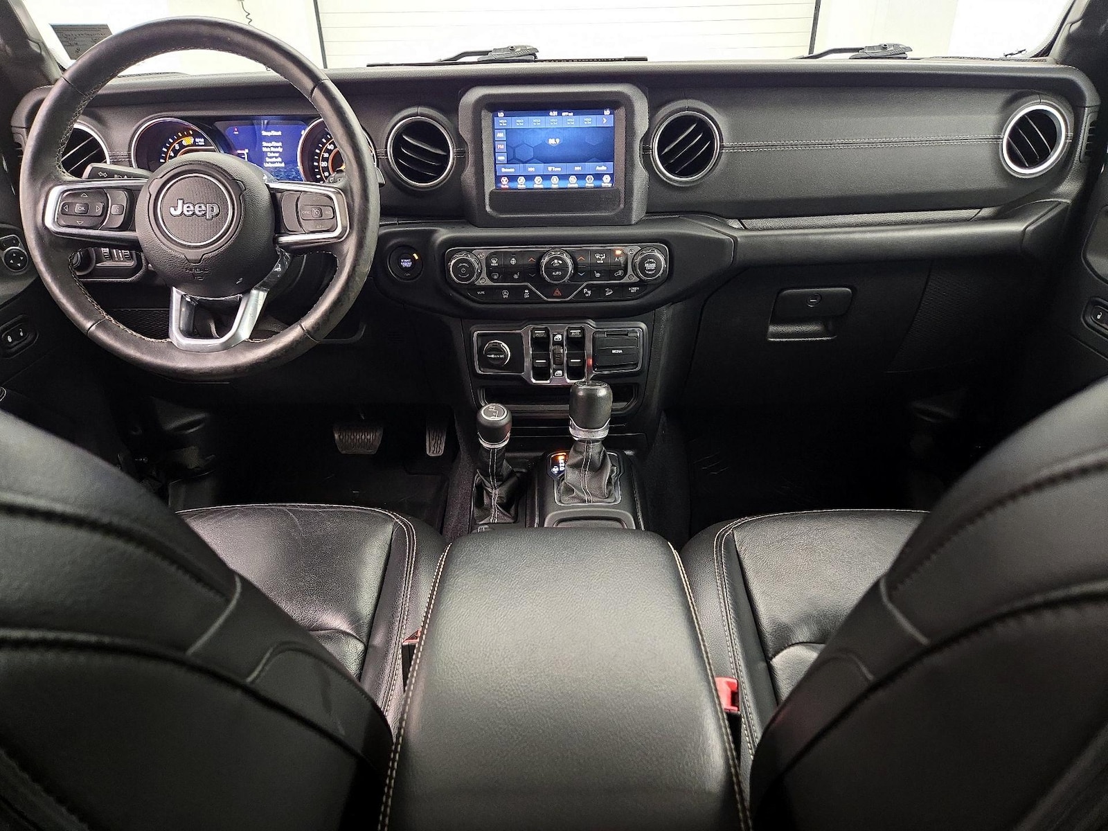 Apple CarPlay® & Android Auto™