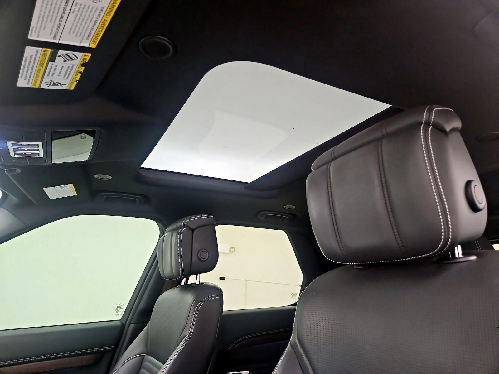 Panoramic Sunroof & Skylight(s)