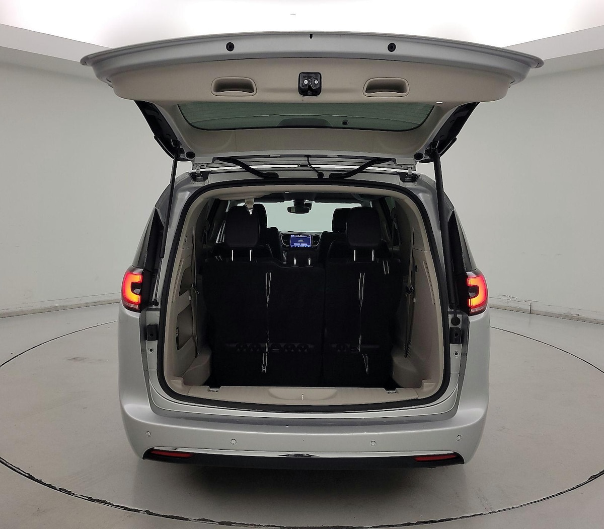 Trunk/Cargo (Seats Up)