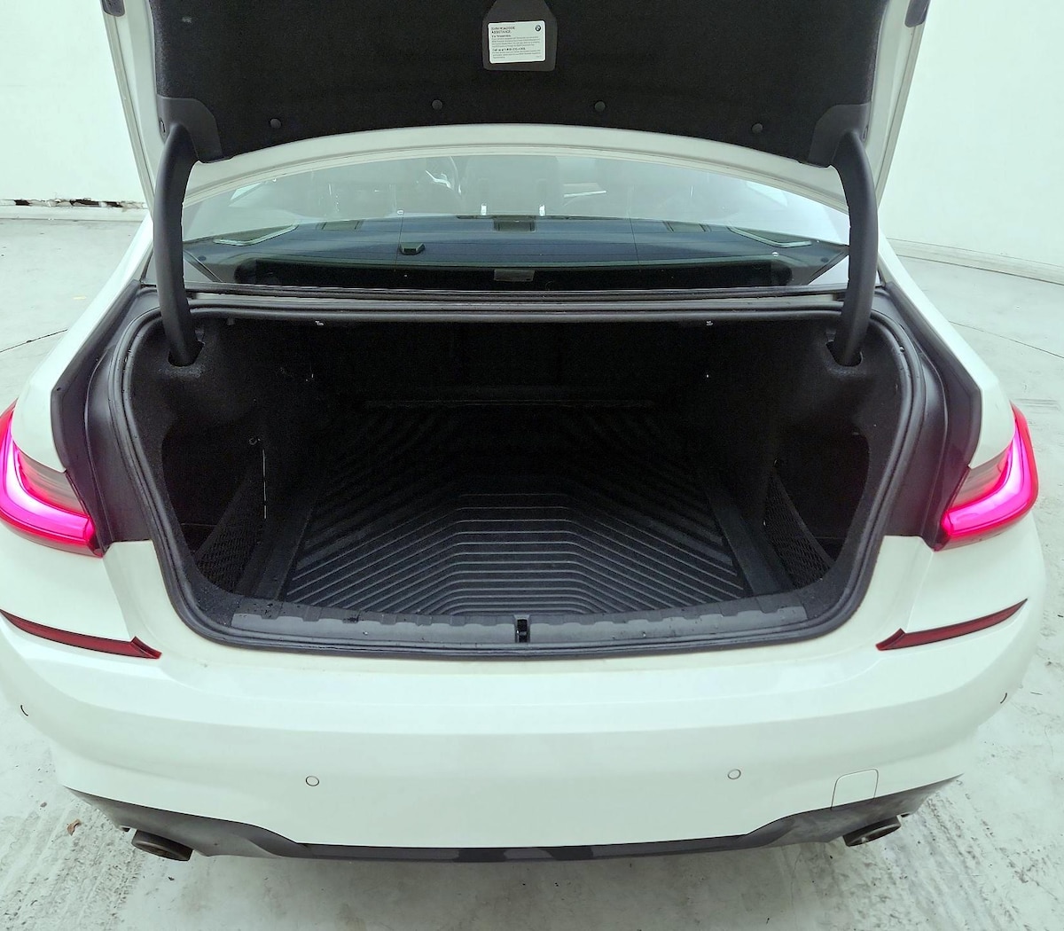 Trunk/Cargo (Seats Up)