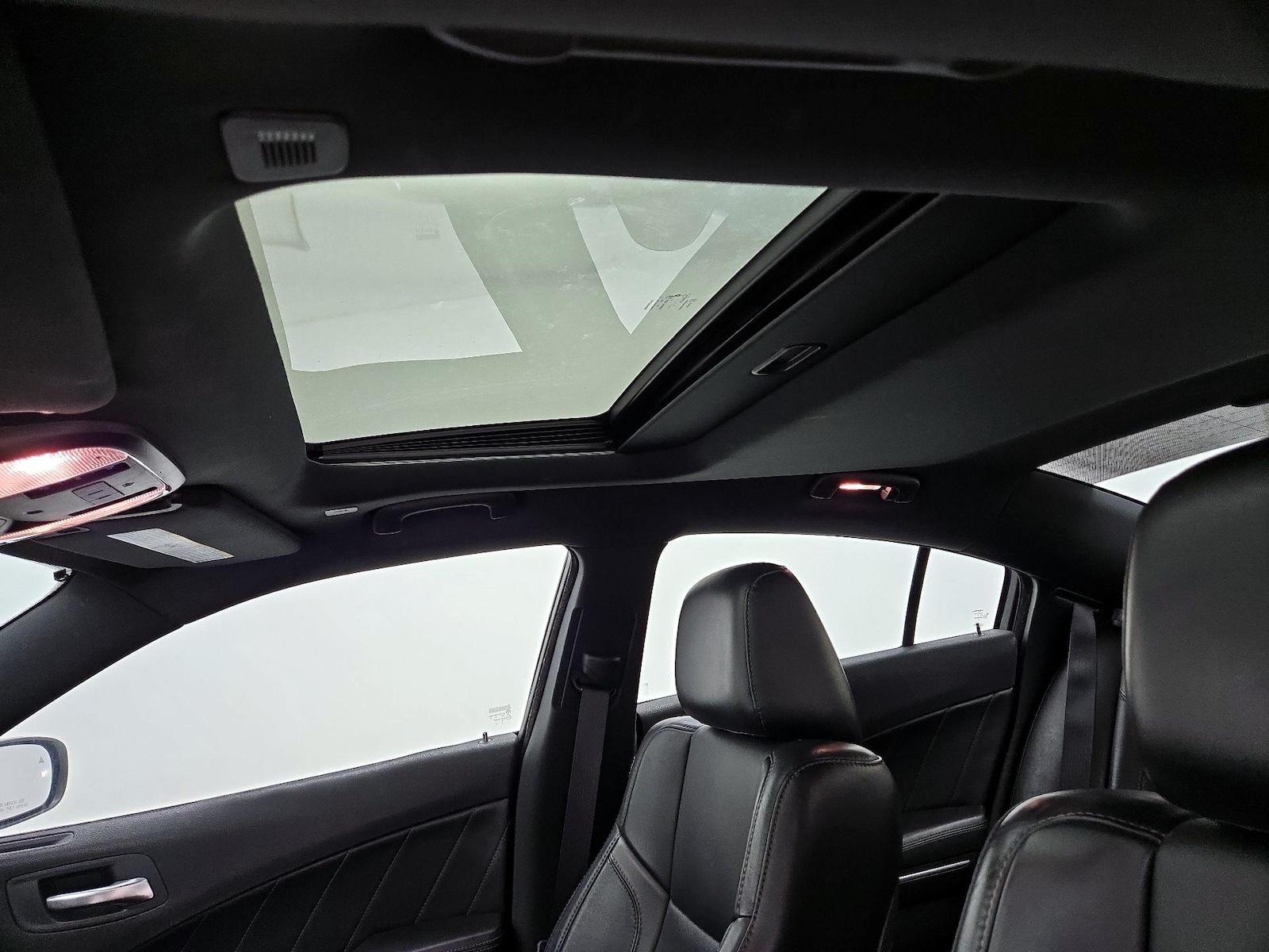 Sunroof(s) & Overhead Airbags
