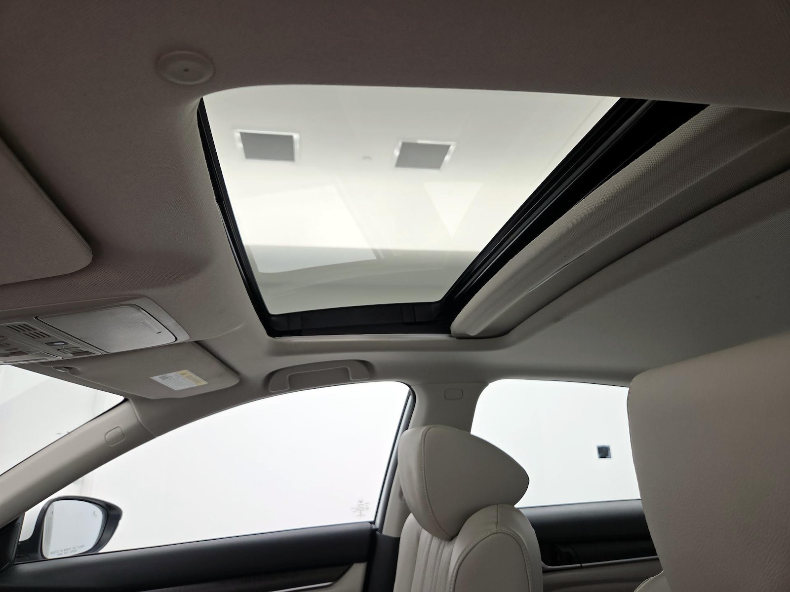 Sunroof(s) & Overhead Airbags