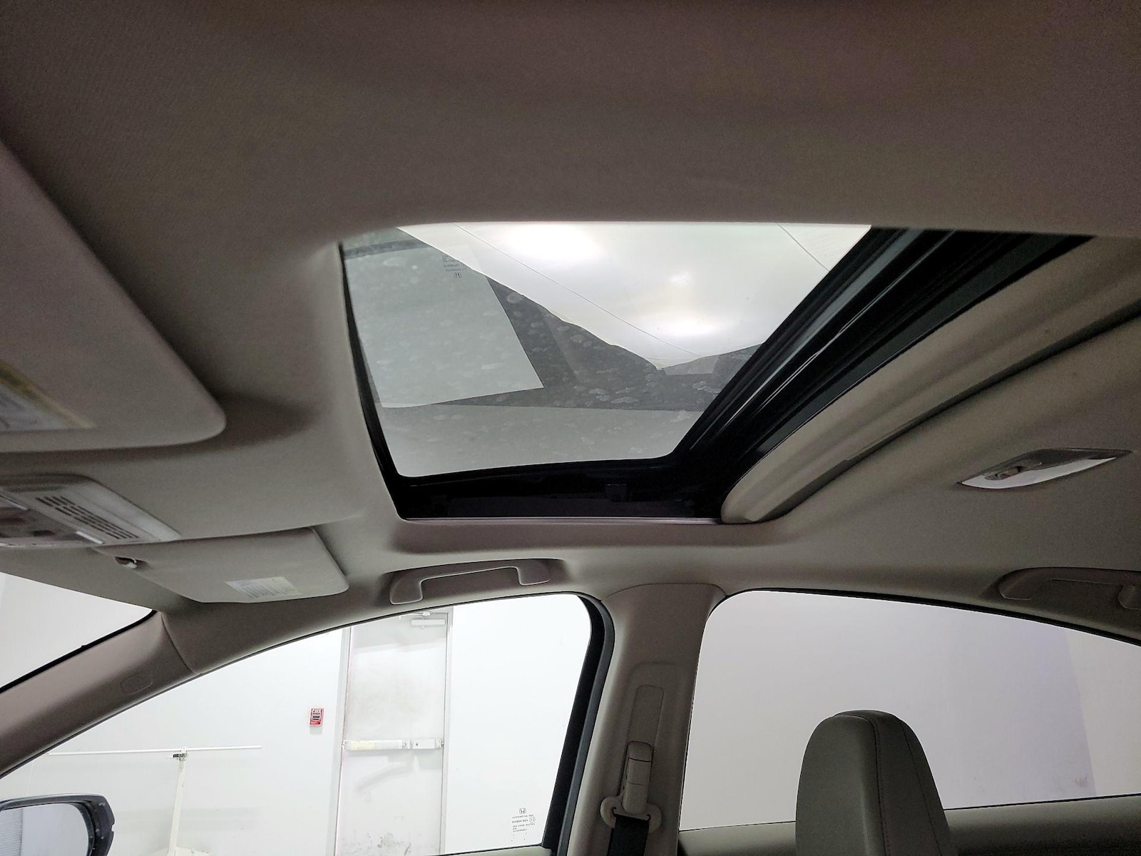 Sunroof(s) & Overhead Airbags