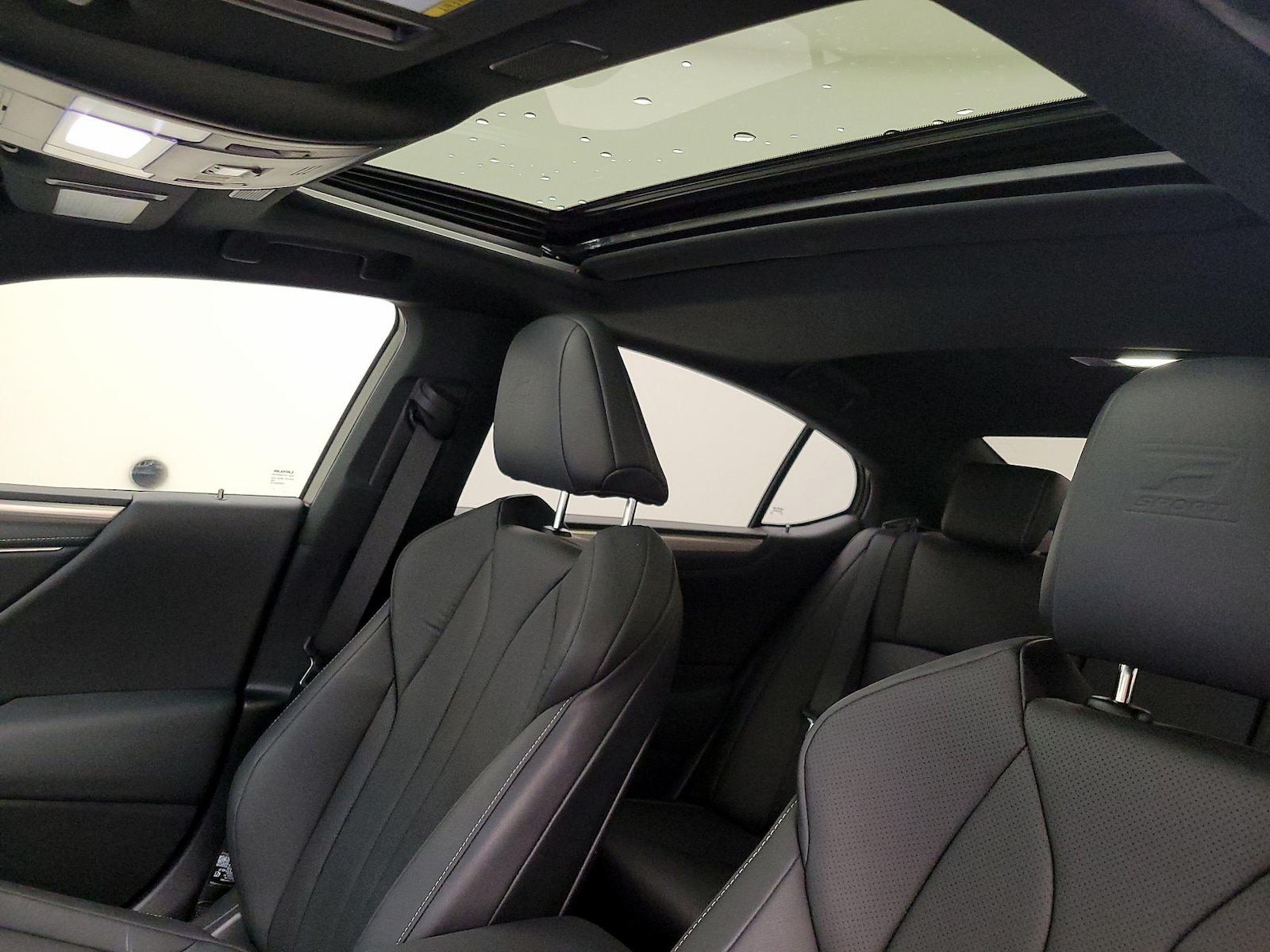 Sunroof(s) & Overhead Airbags