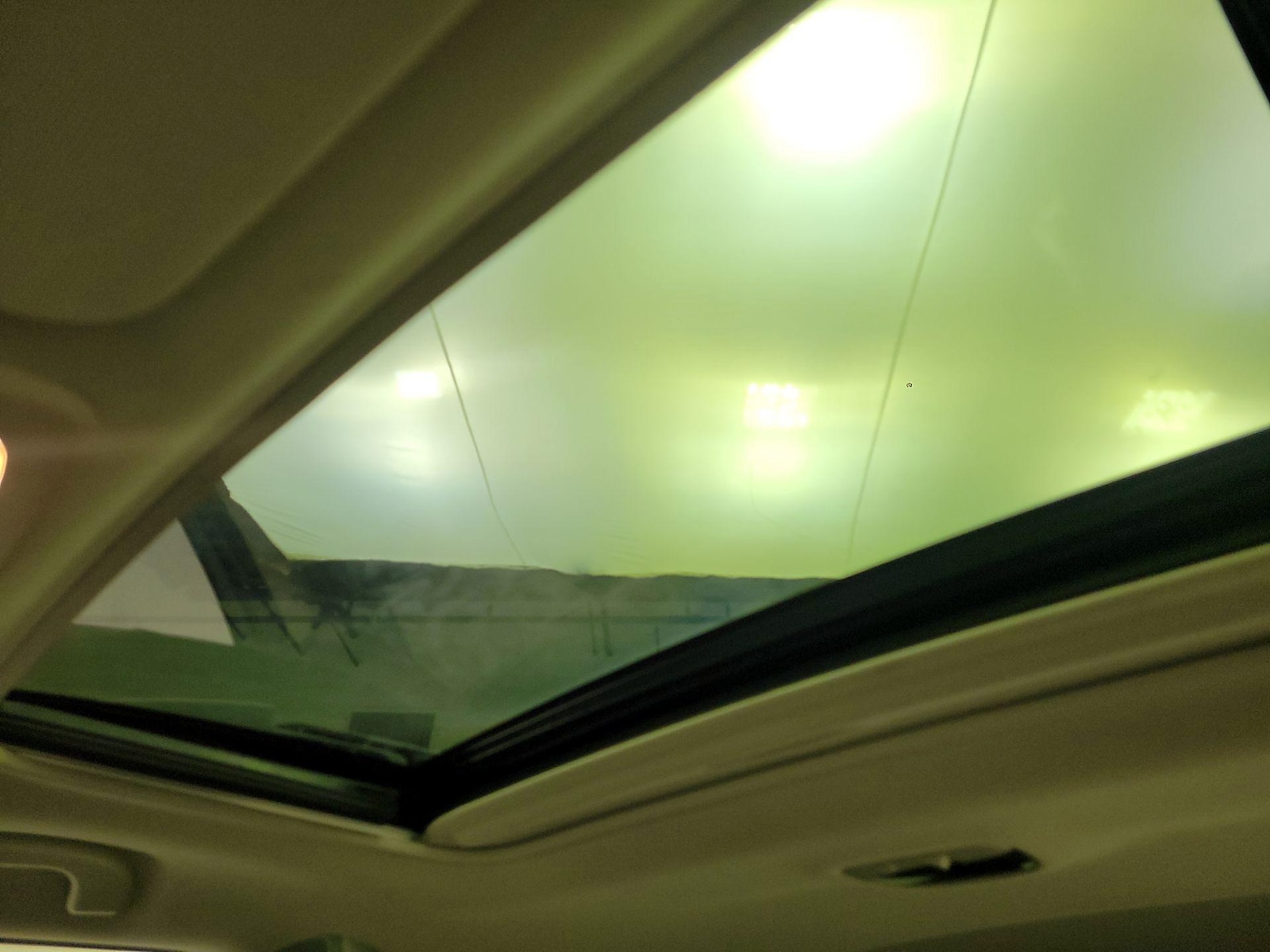 Sunroof(s) & Overhead Airbags
