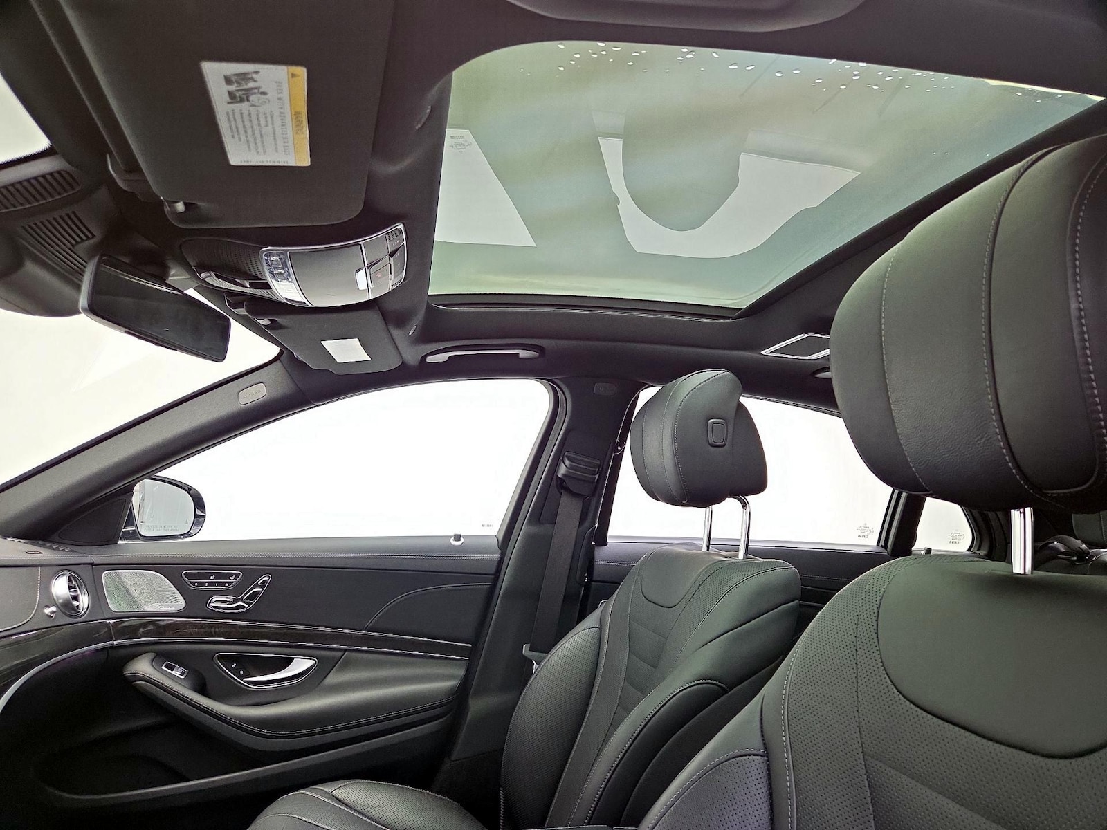 Panoramic Sunroof & Skylight(s)
