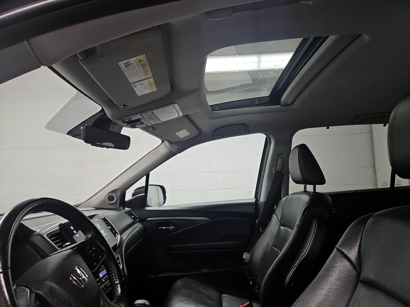 Sunroof(s) & Overhead Airbags