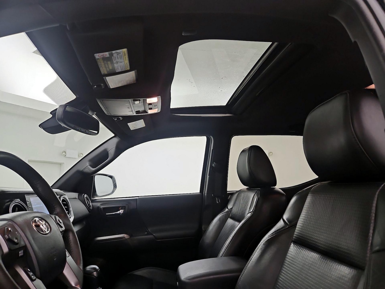 Sunroof(s) & Overhead Airbags