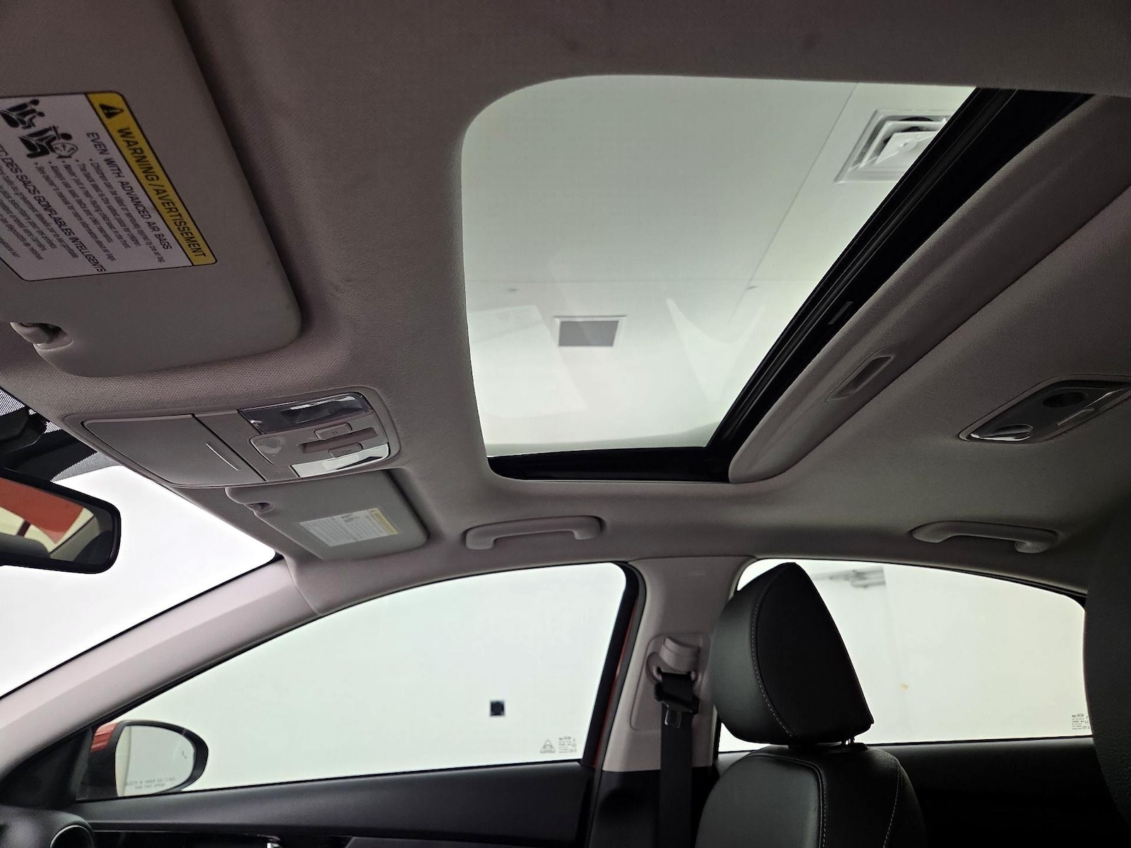 Sunroof(s) & Overhead Airbags