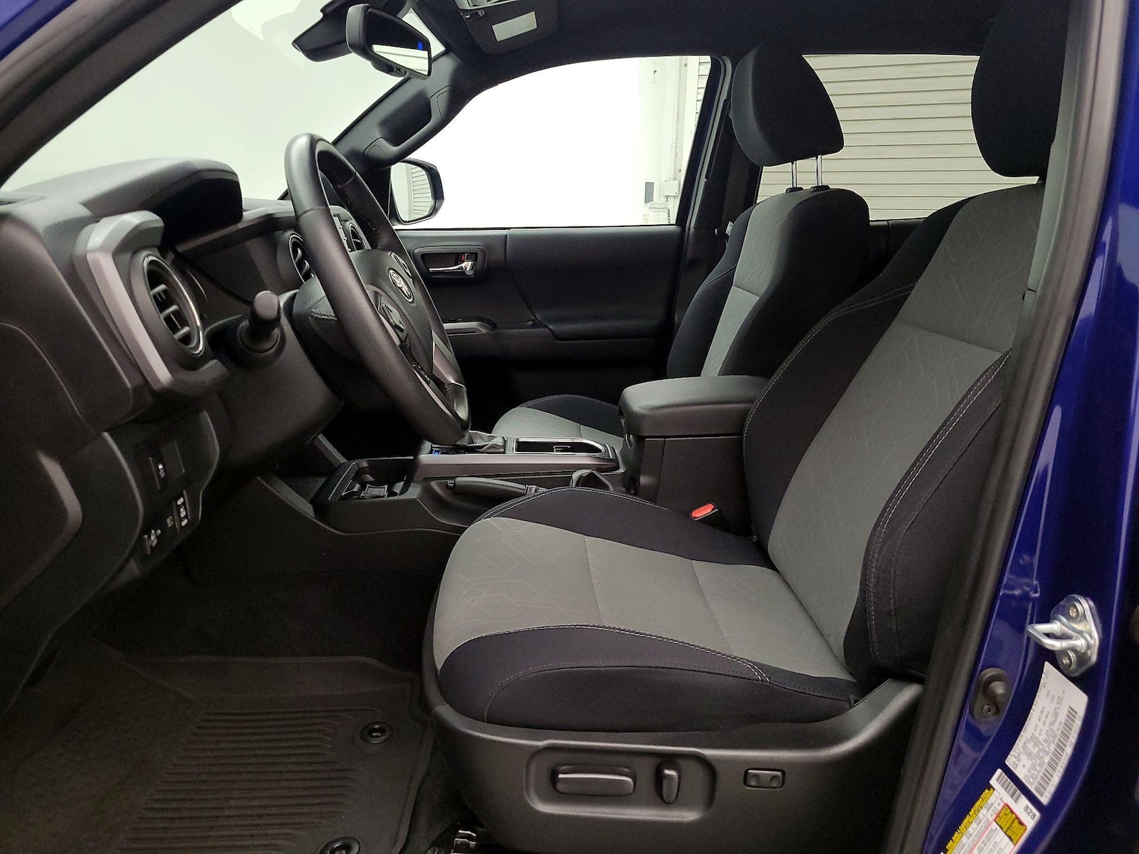 Power Seat(s) & Side Airbags