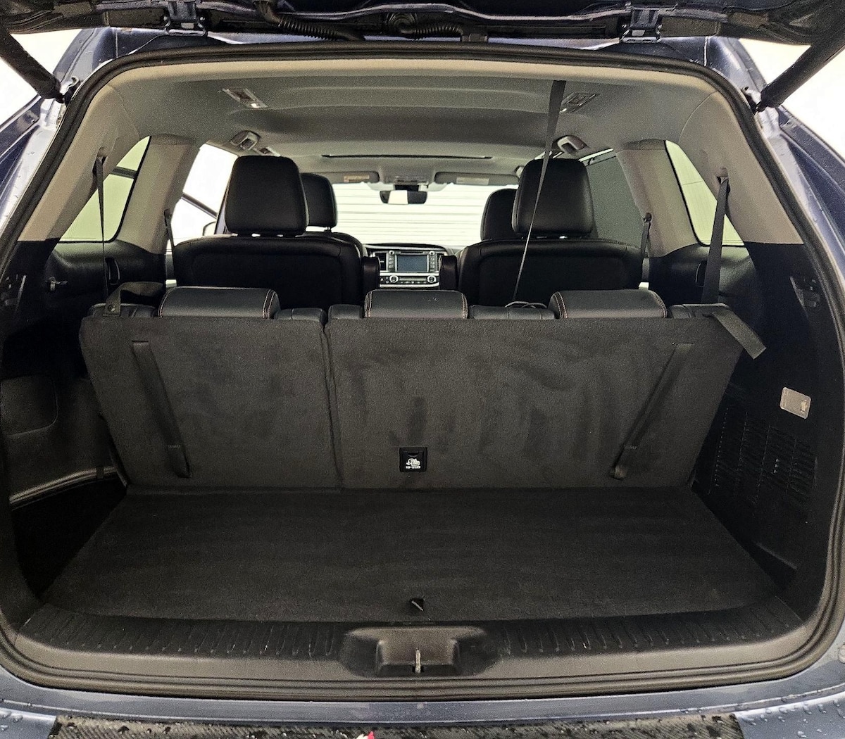Trunk/Cargo (Seats Up)