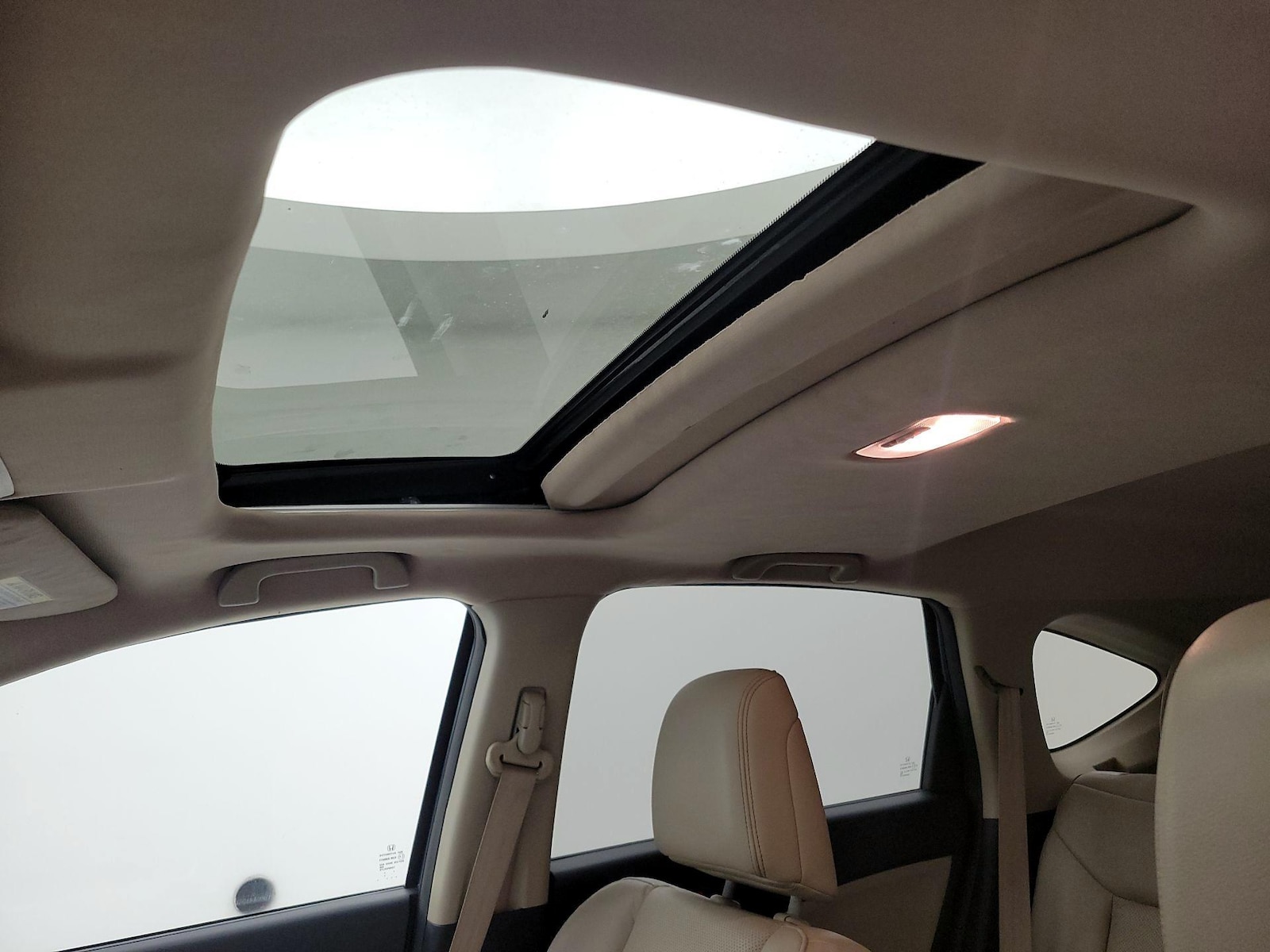 Sunroof(s) & Overhead Airbags