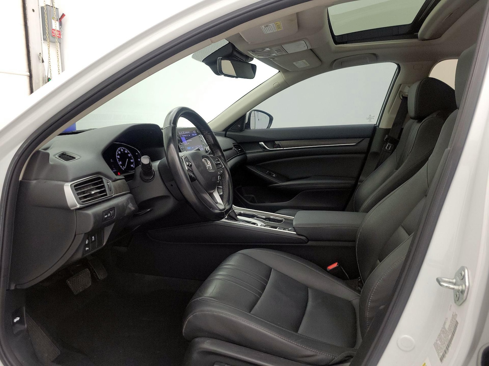 Power Seat(s) & Leather Seats