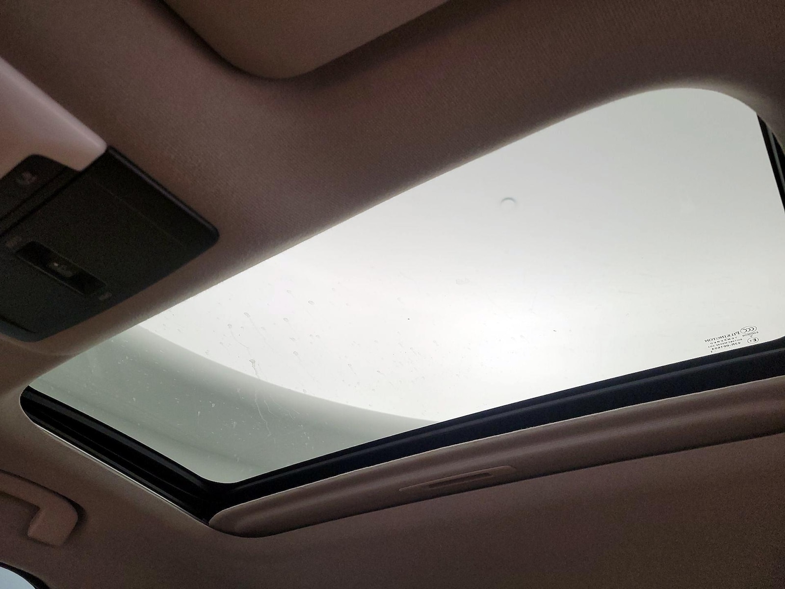 Sunroof(s) & Overhead Airbags