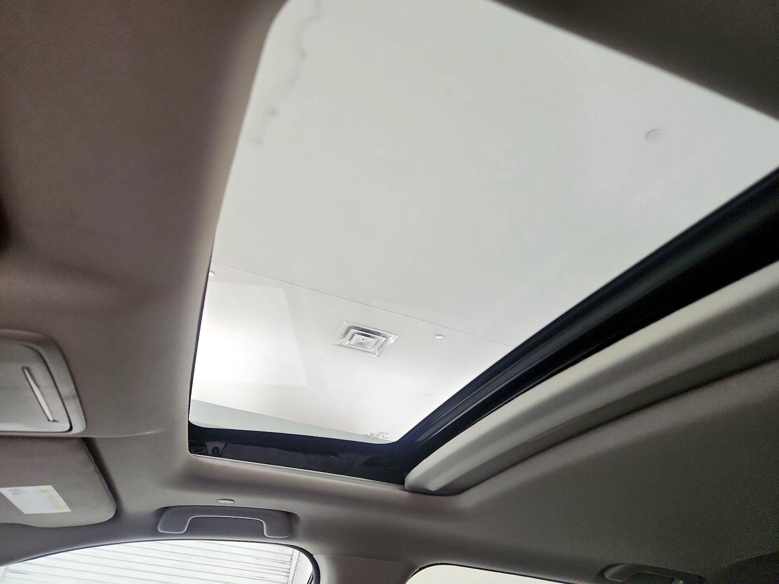 Sunroof(s) & Overhead Airbags