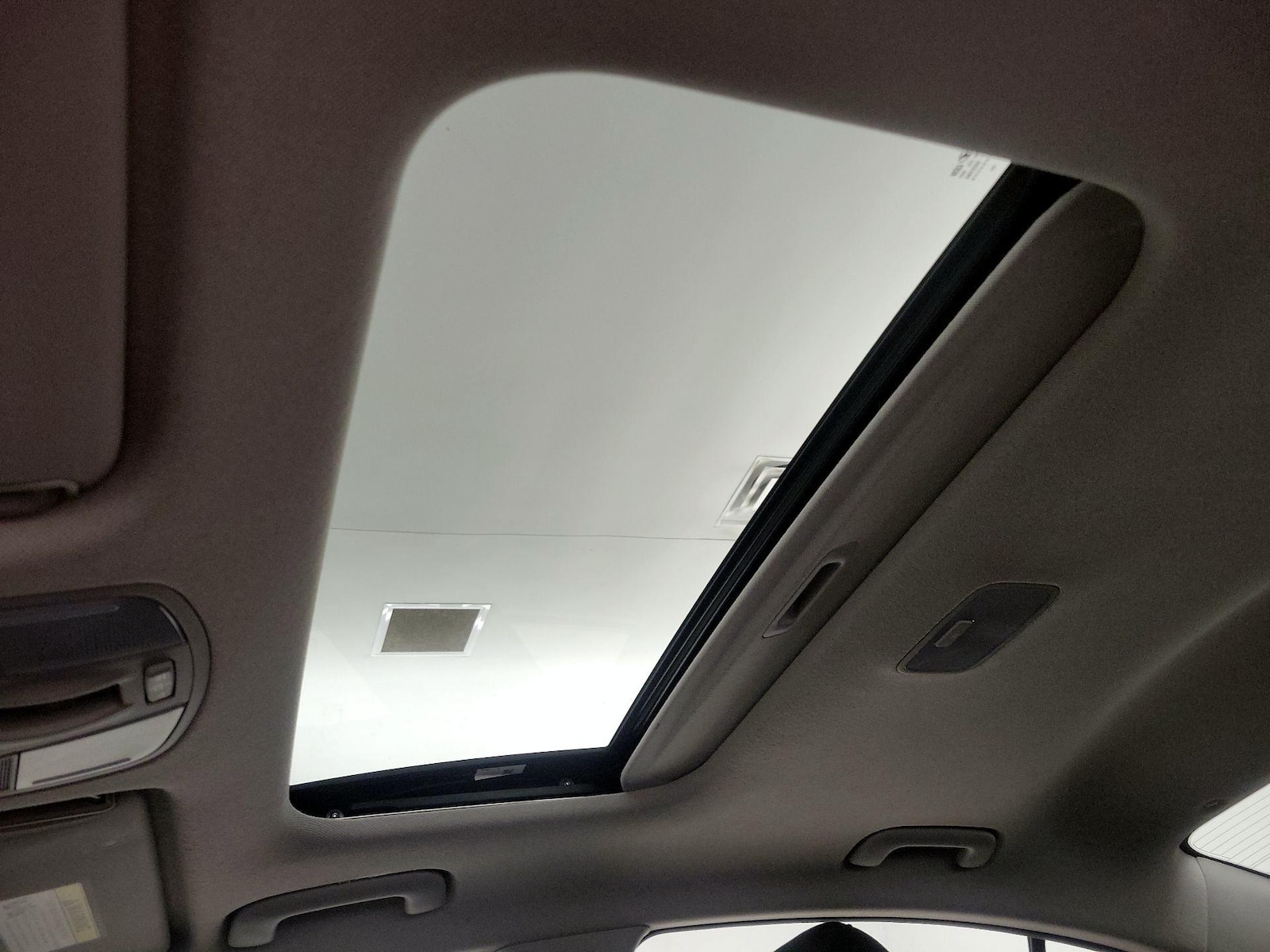 Sunroof(s) & Overhead Airbags