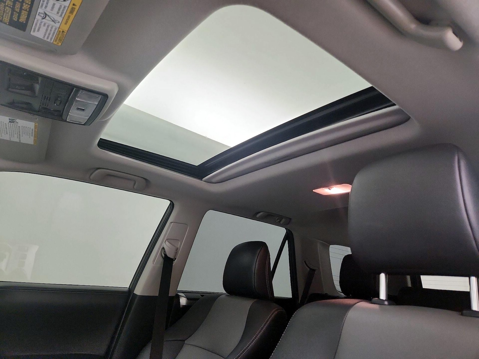 Sunroof(s) & Overhead Airbags