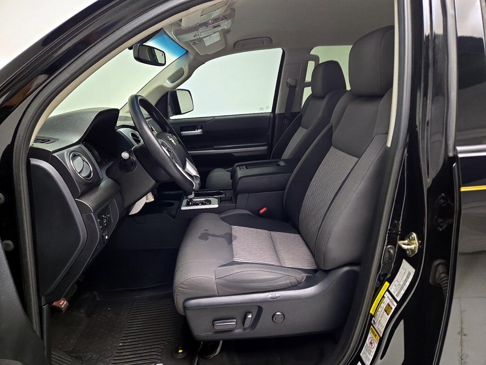 Power Seat(s) & Side Airbags