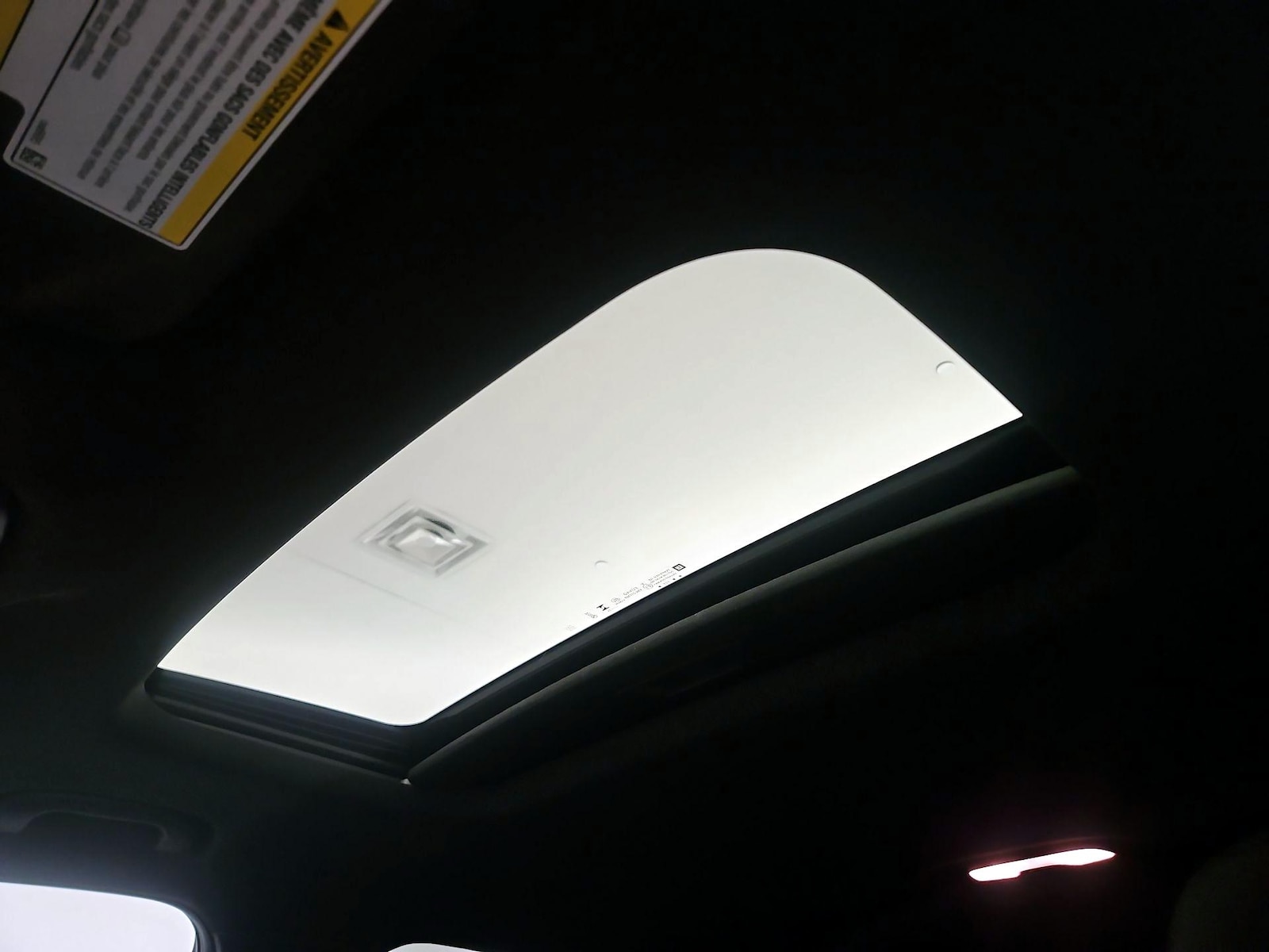 Sunroof(s) & Overhead Airbags