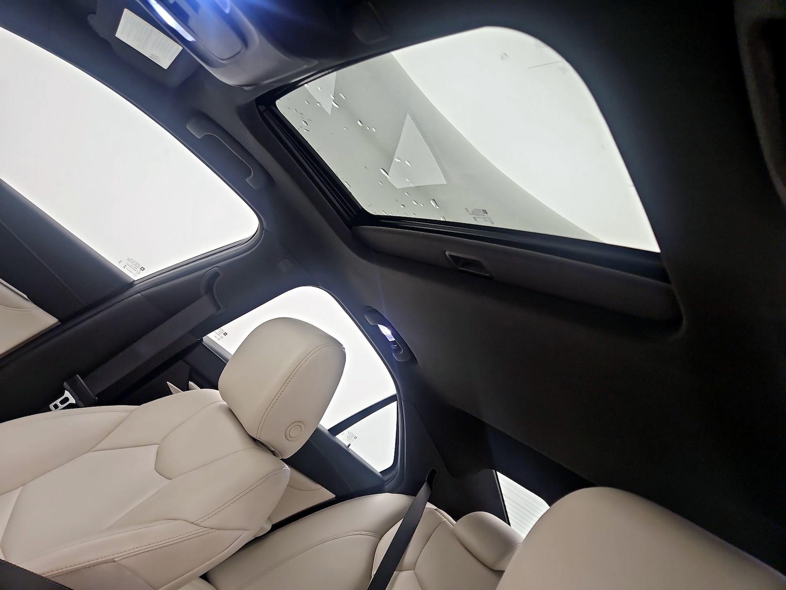 Sunroof(s) & Overhead Airbags