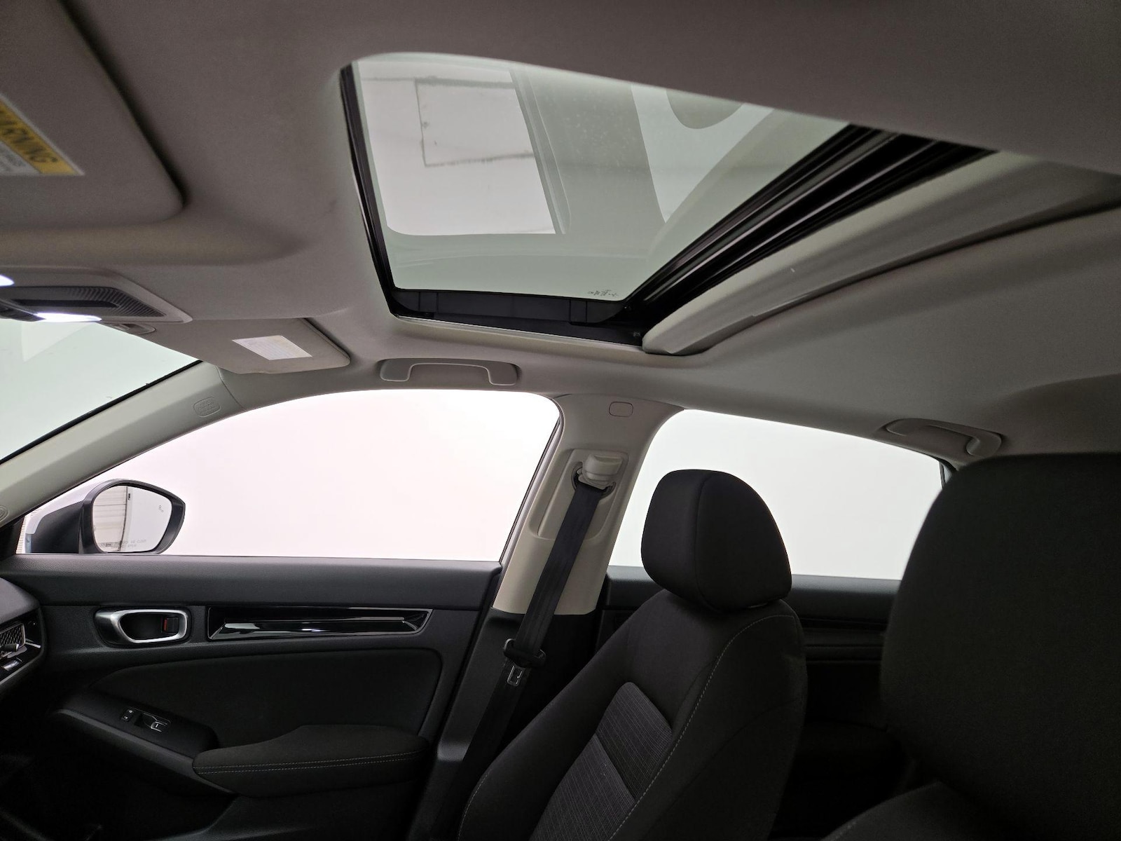 Sunroof(s) & Overhead Airbags