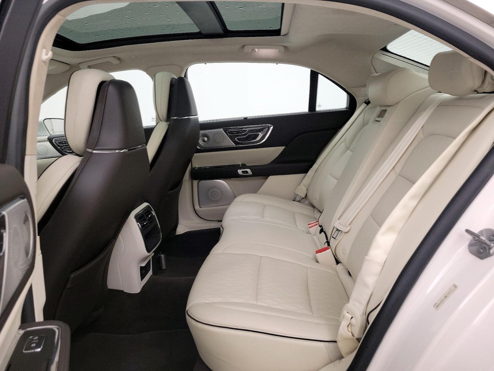 Rear A/C Seat(s)