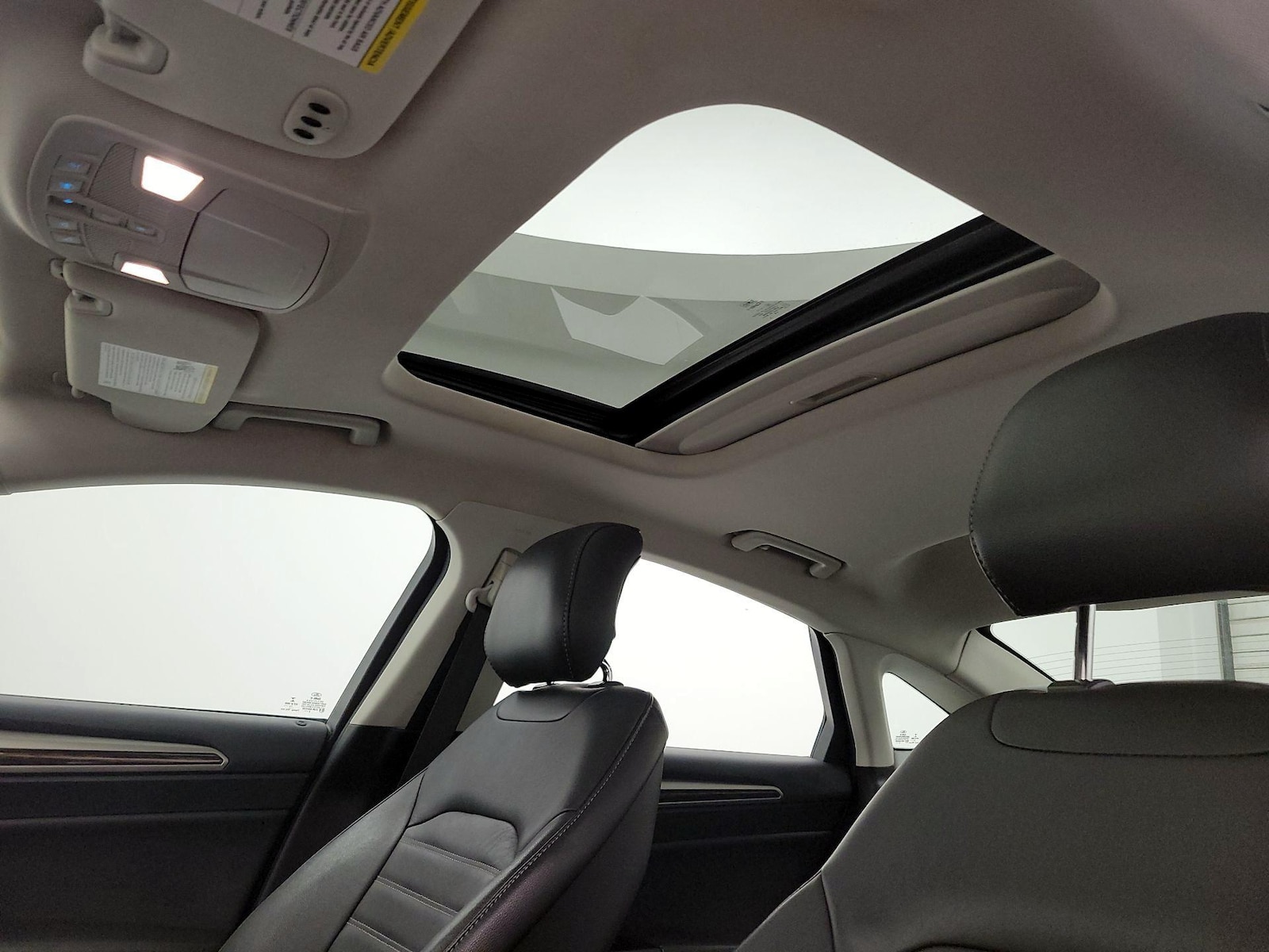 Sunroof(s) & Overhead Airbags