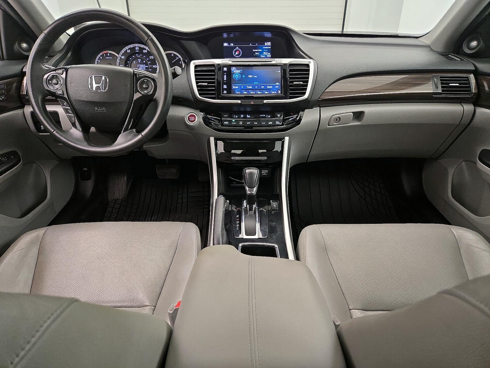 Apple CarPlay® & Android Auto™