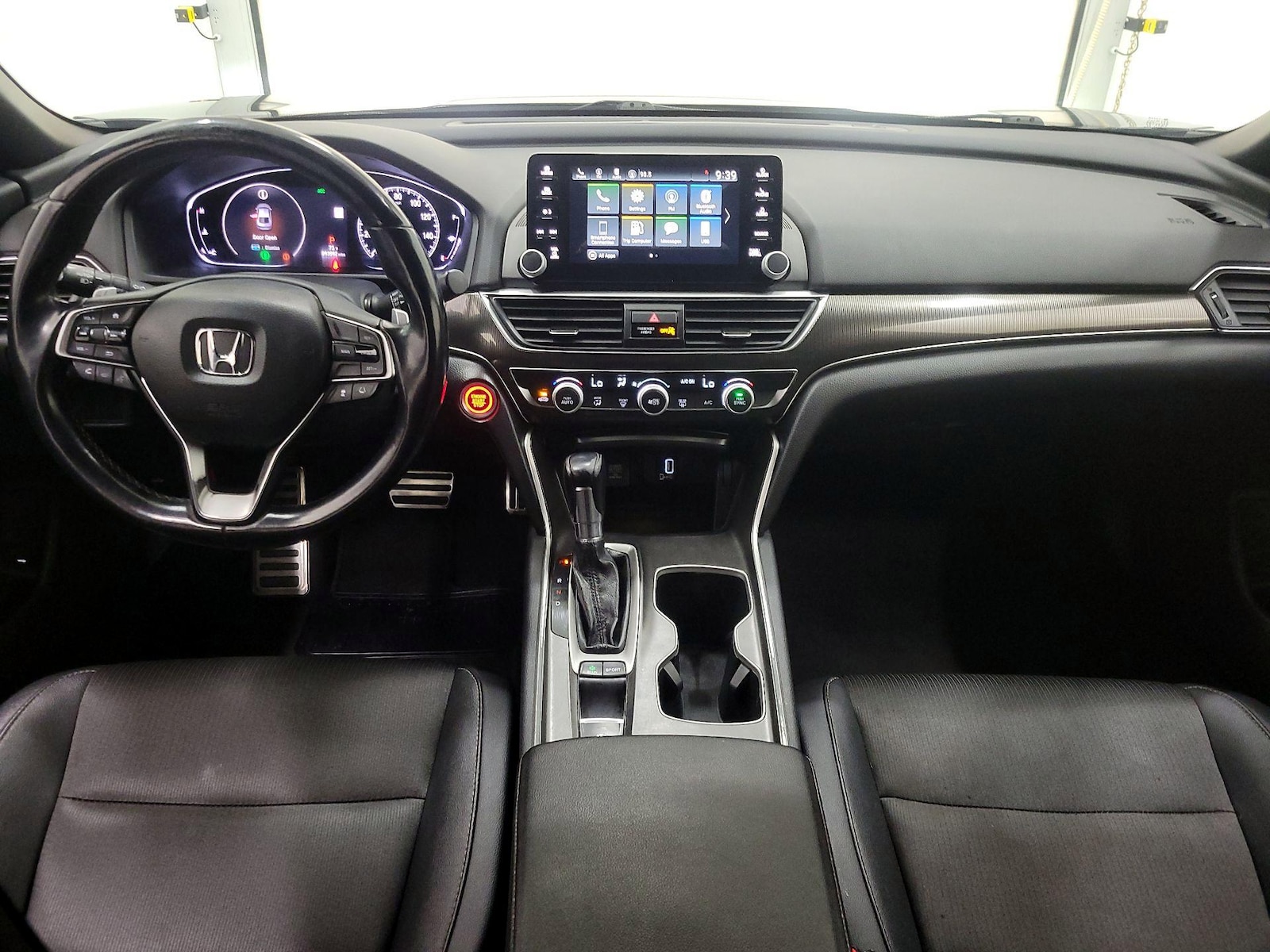 Apple CarPlay® & Android Auto™