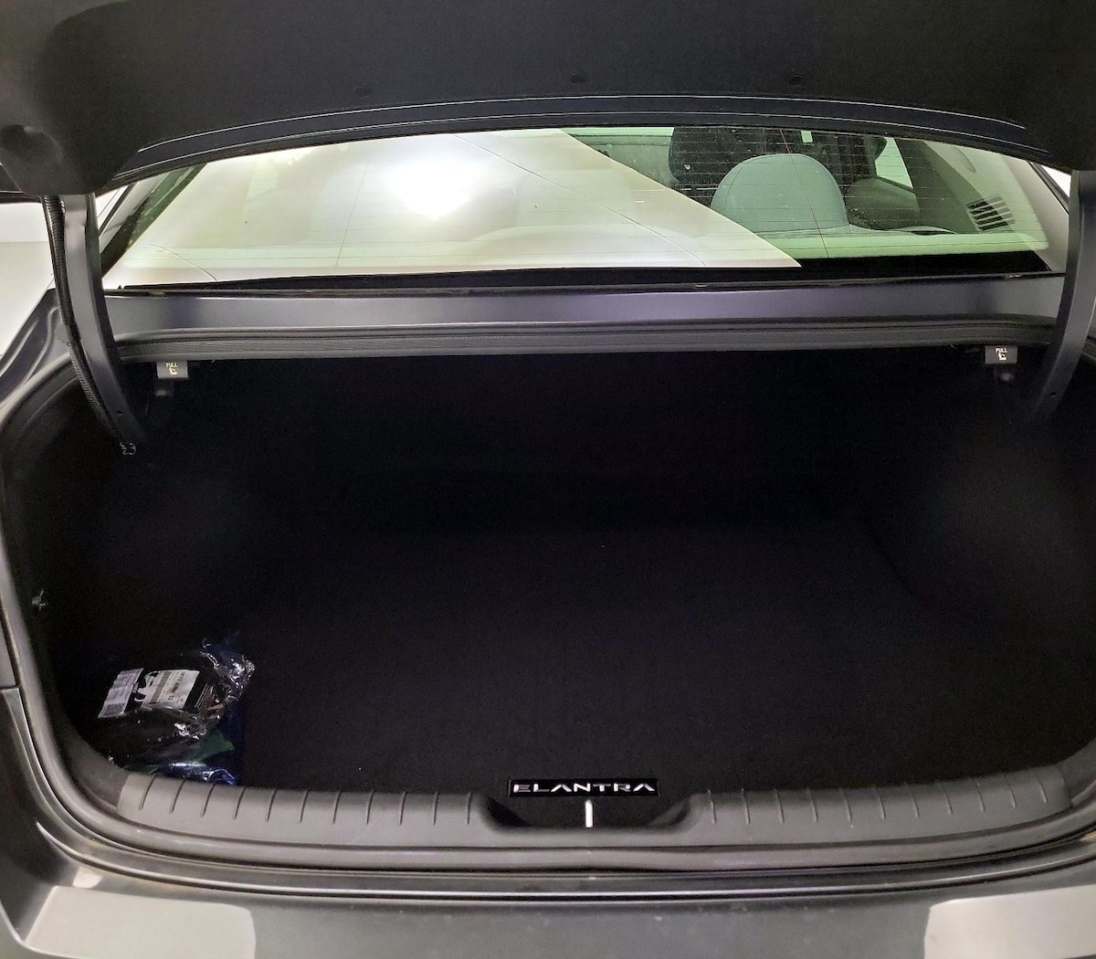 Trunk/Cargo (Seats Up)