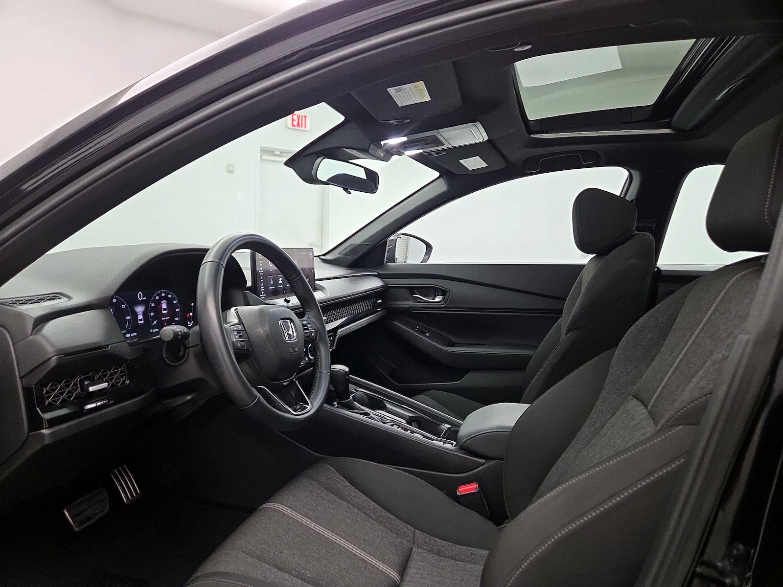 Sunroof(s) & Overhead Airbags