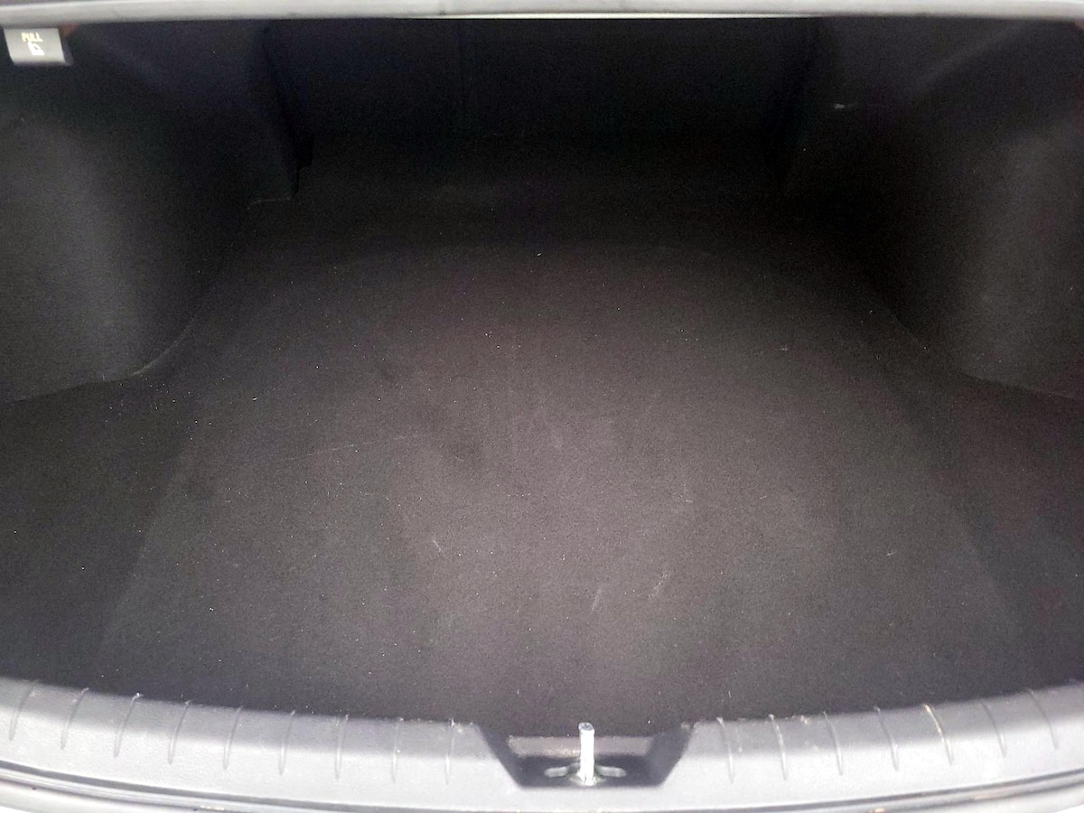 Trunk/Cargo (Seats Up)