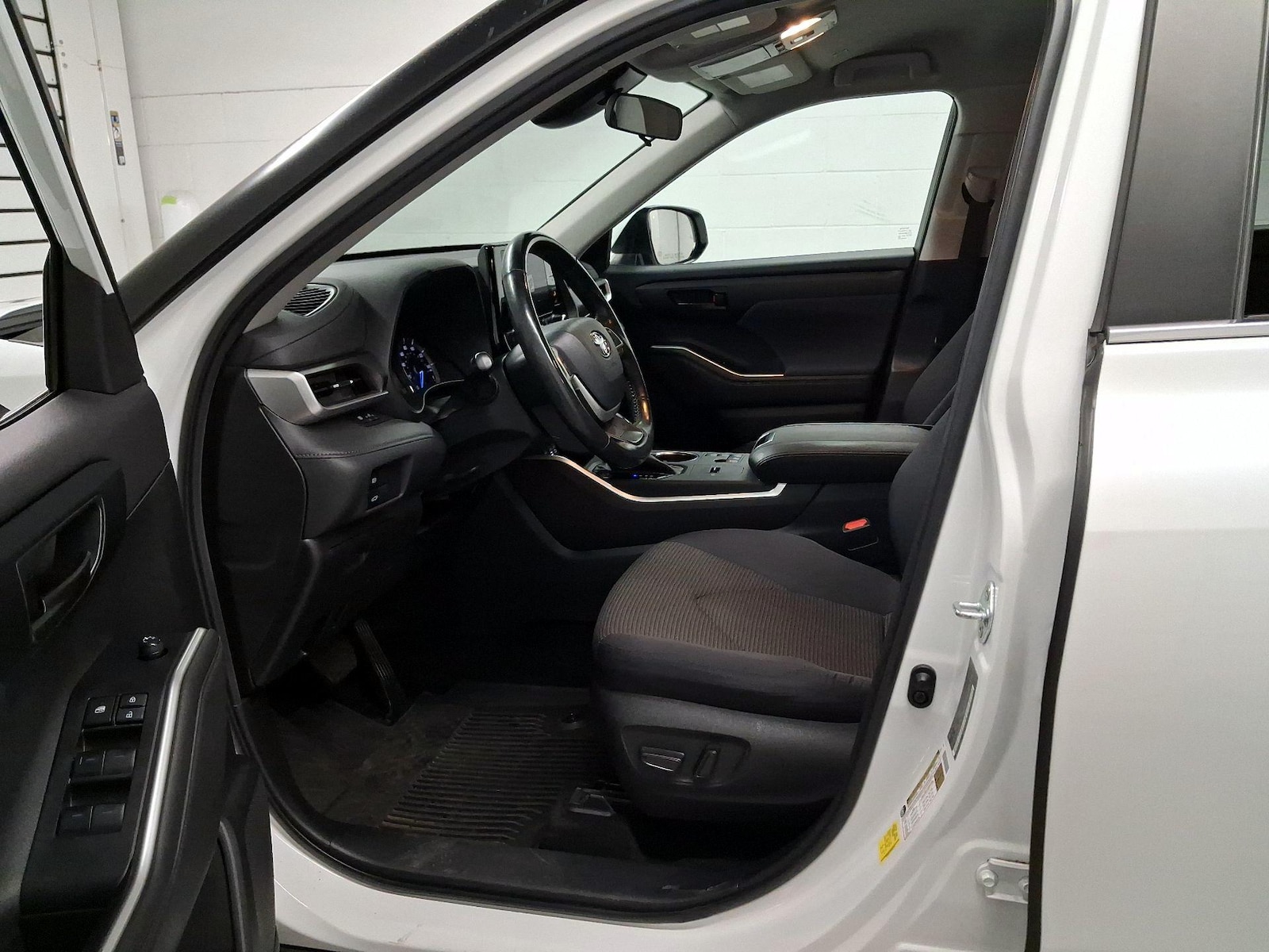 Power Seat(s) & Side Airbags