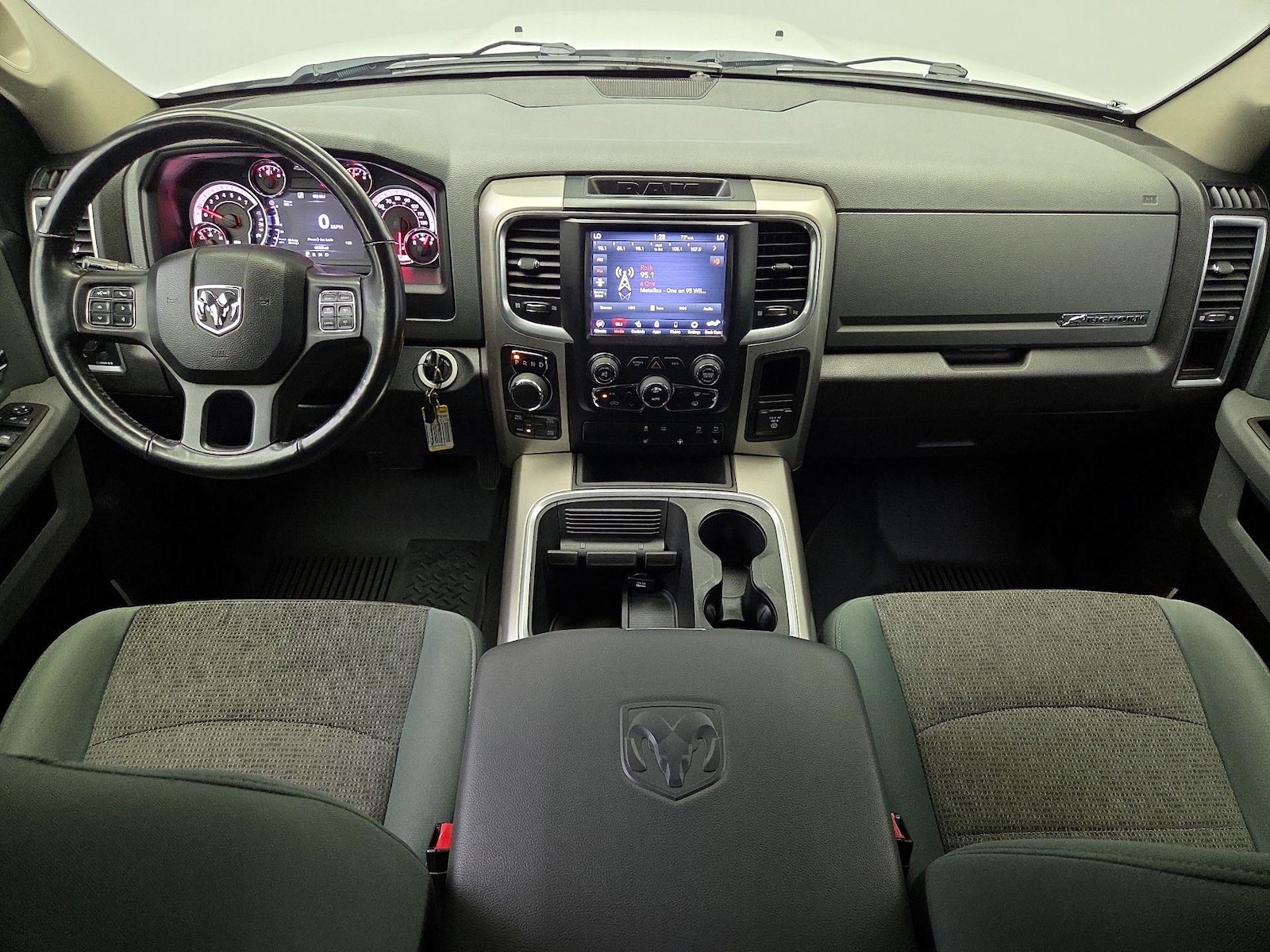 Apple CarPlay® & Android Auto™