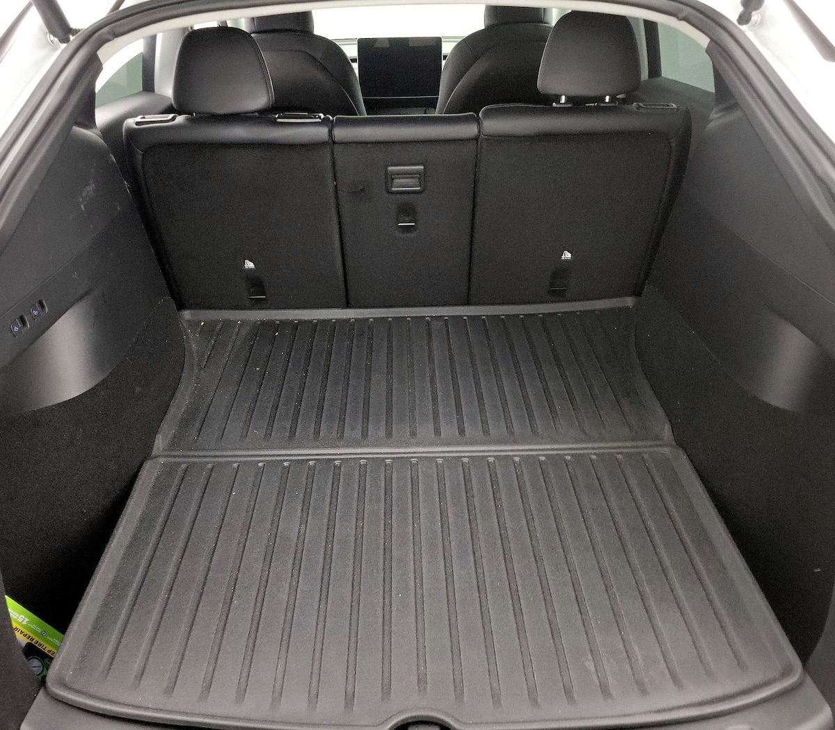 Trunk/Cargo (Seats Up)