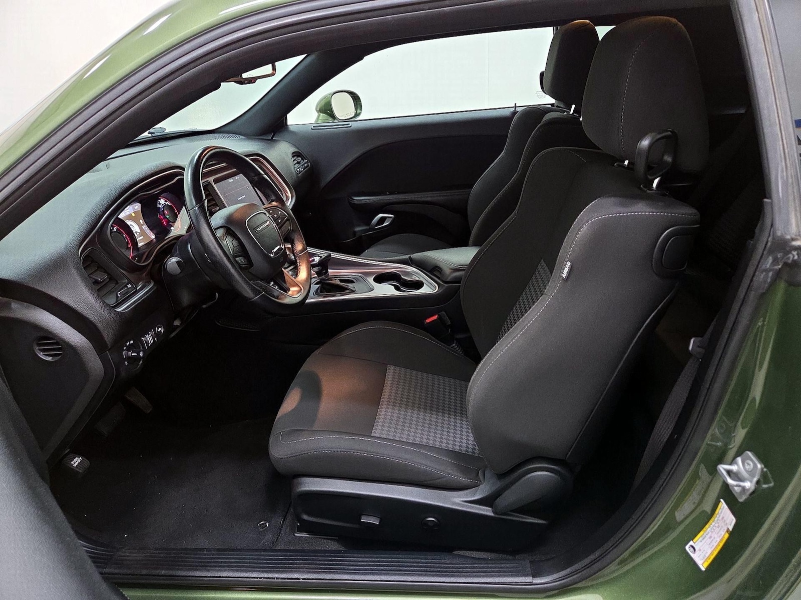 Power Seat(s) & Side Airbags