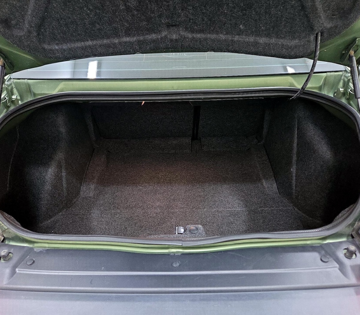 Trunk/Cargo (Seats Up)