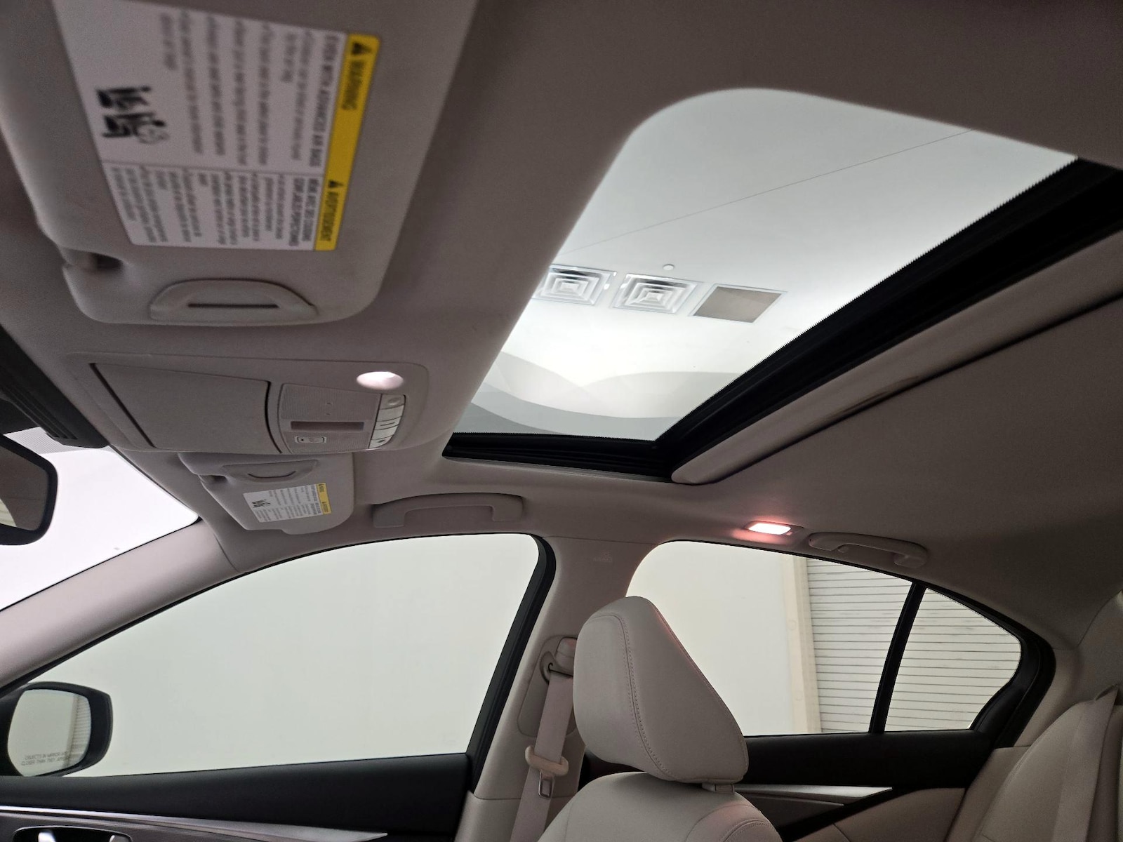 Sunroof(s) & Overhead Airbags